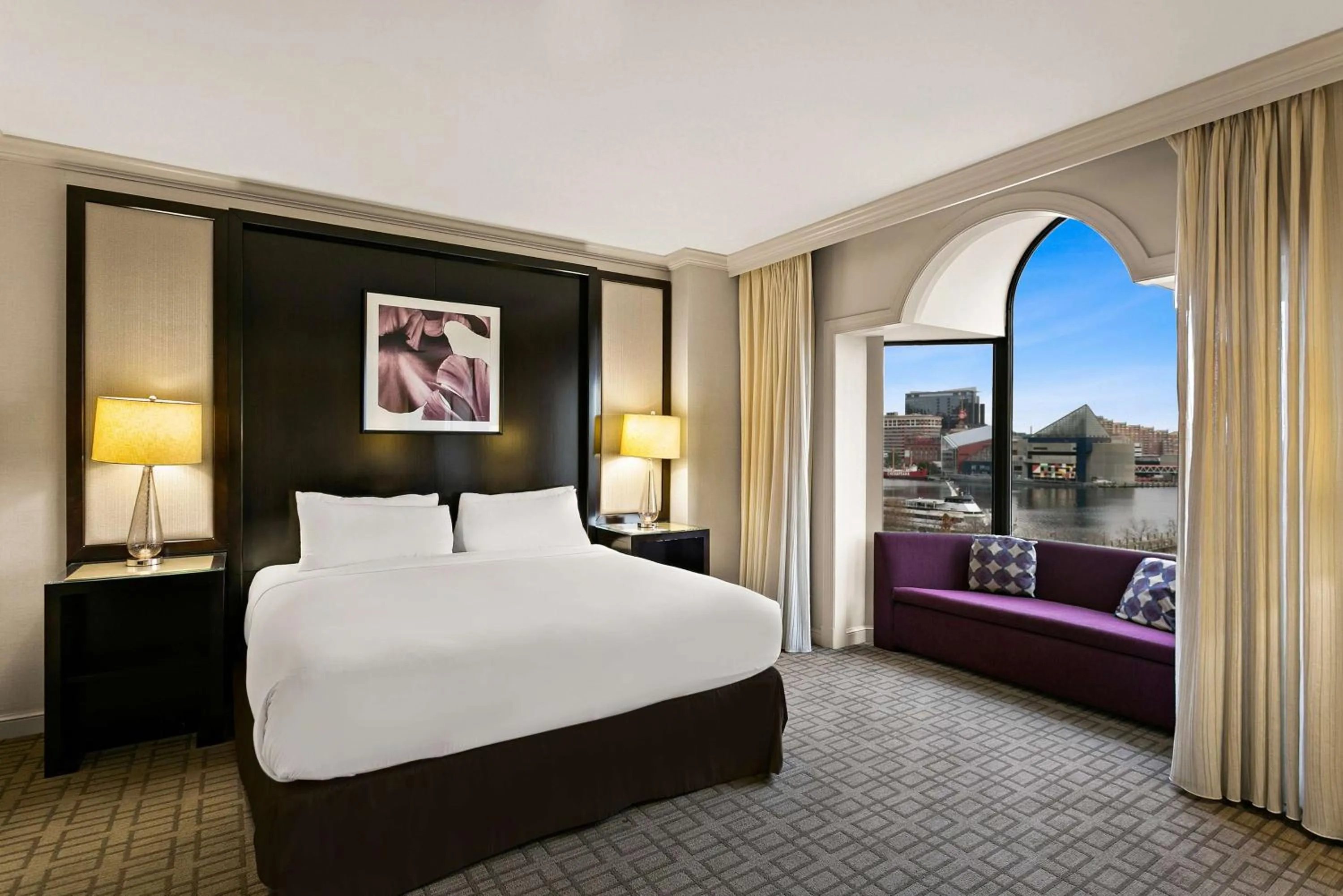 Bedroom, Bed in The Royal Sonesta Harbor Court Baltimore