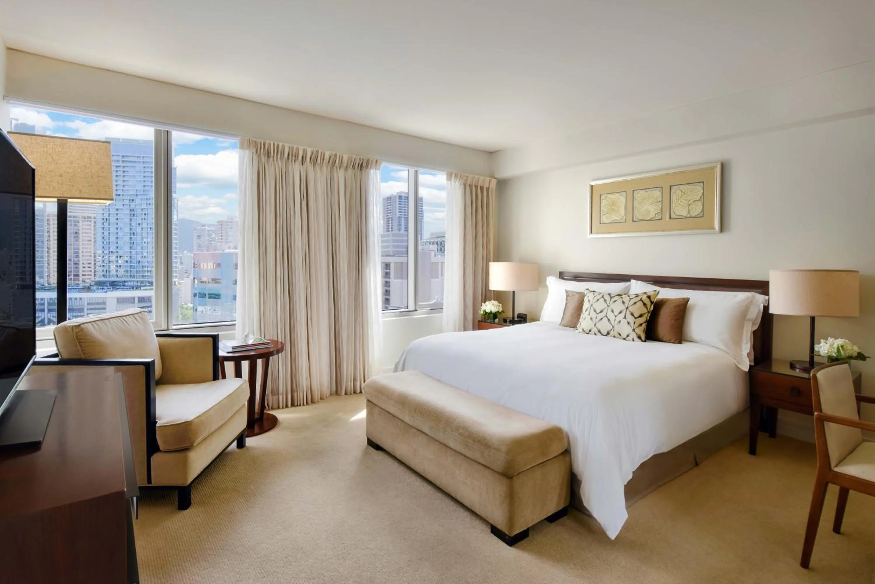 City view, Bed in Trump International Hotel Waikiki