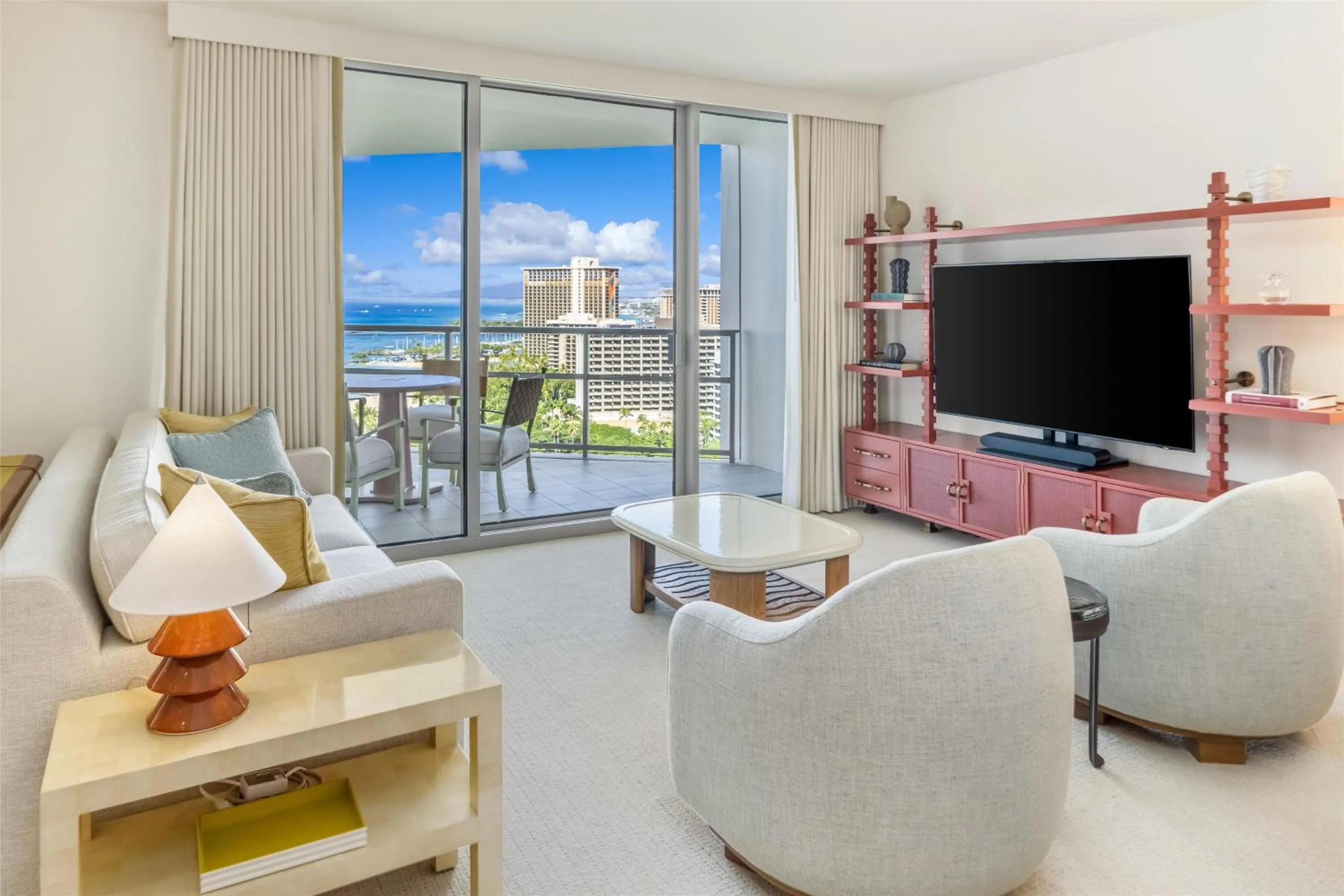 Living room in Ka Laʻi Waikiki Beach, LXR Hotels & Resorts