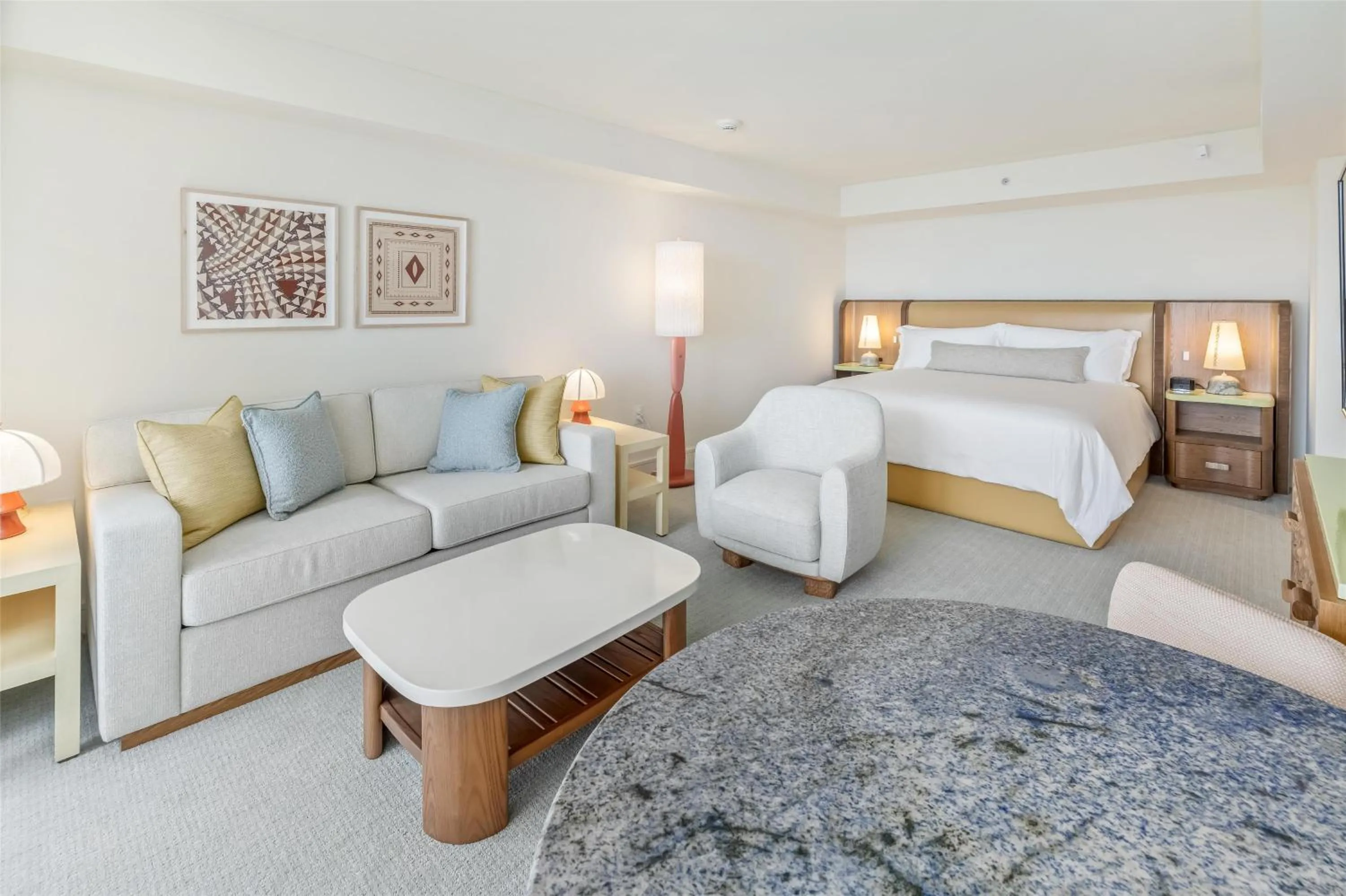 Bed in Ka Laʻi Waikiki Beach, LXR Hotels & Resorts