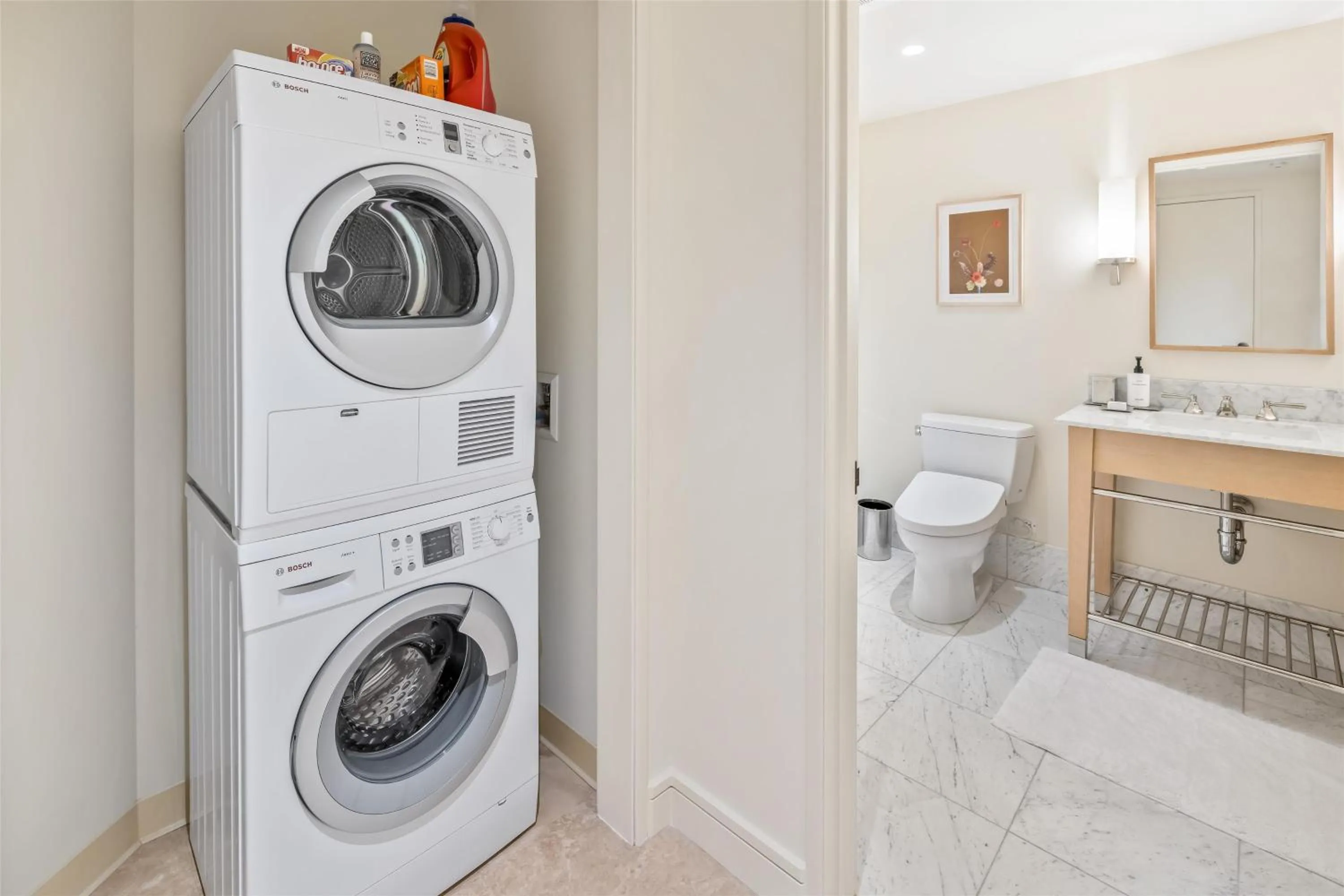 Bathroom in Ka Laʻi Waikiki Beach, LXR Hotels & Resorts