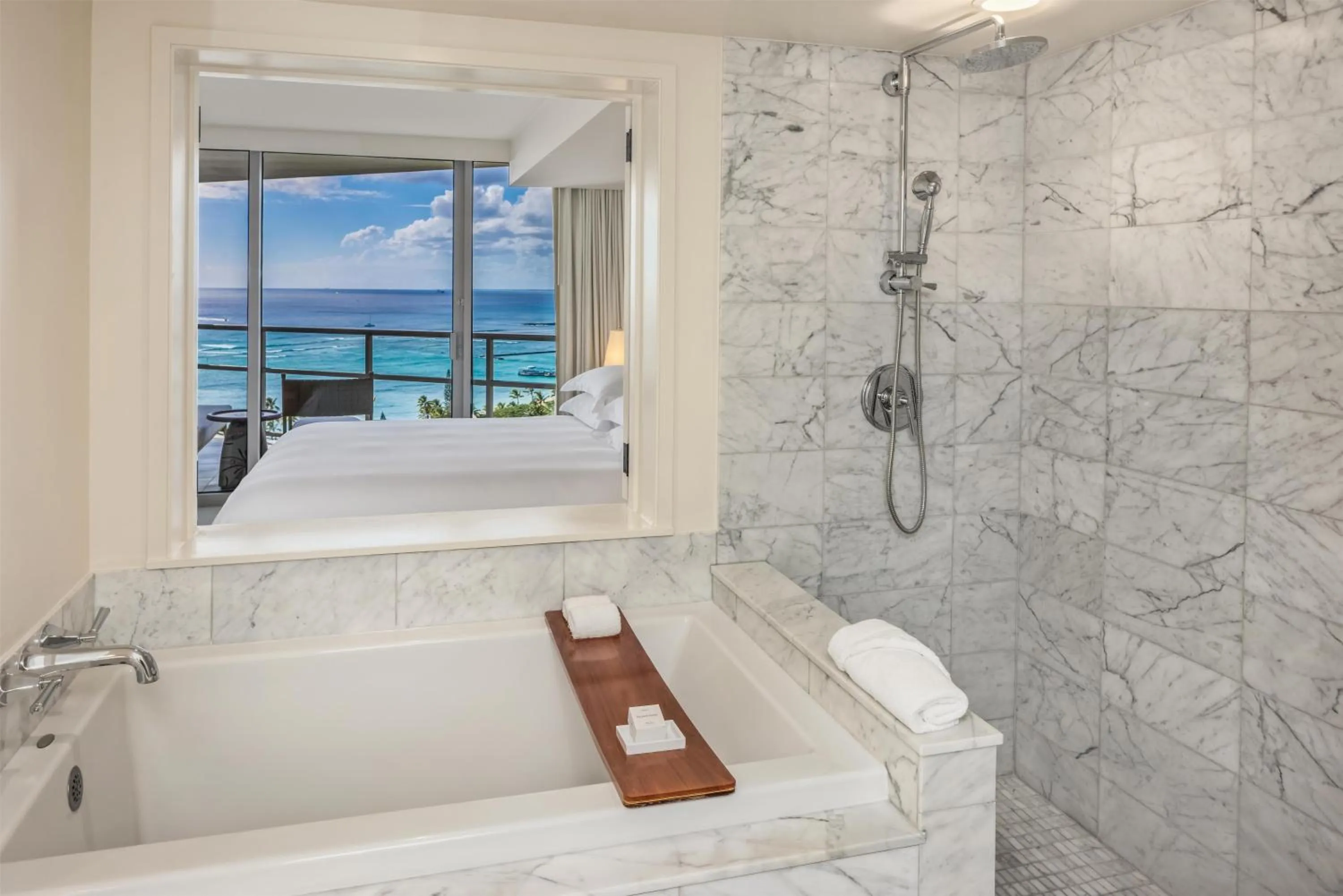 Bathroom in Ka Laʻi Waikiki Beach, LXR Hotels & Resorts