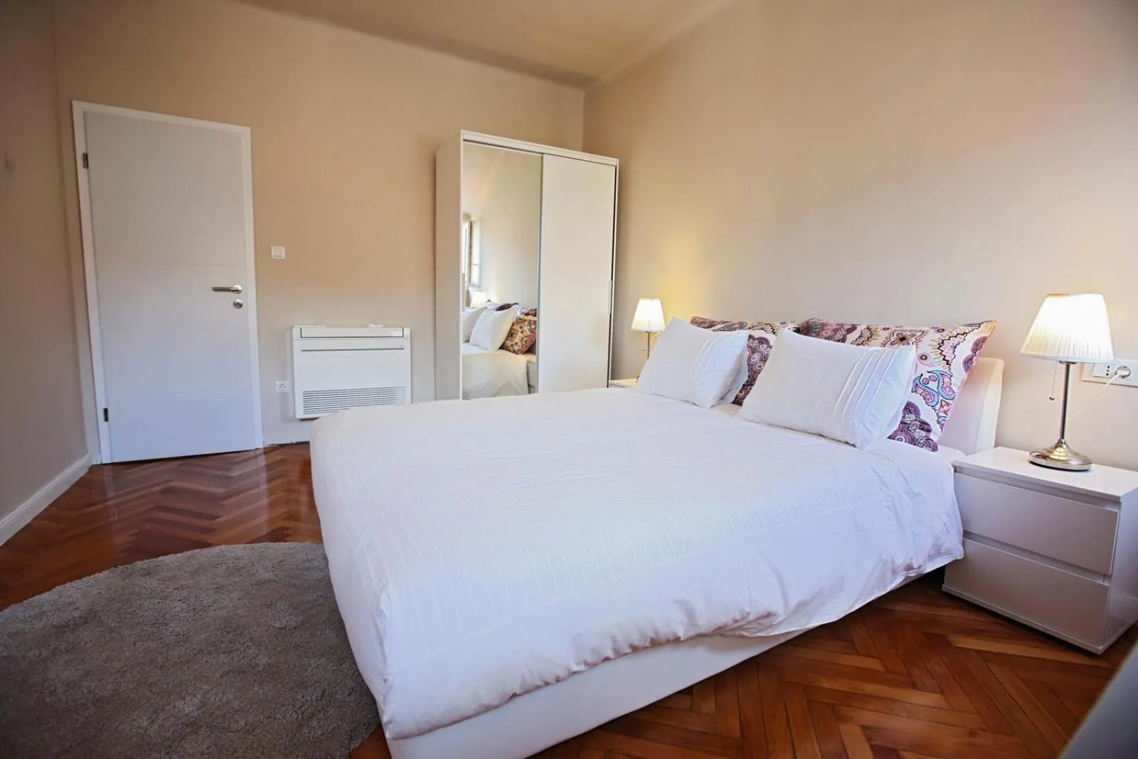 Nearby landmark, Bed in Apartment White Stone - Diocletian Palace