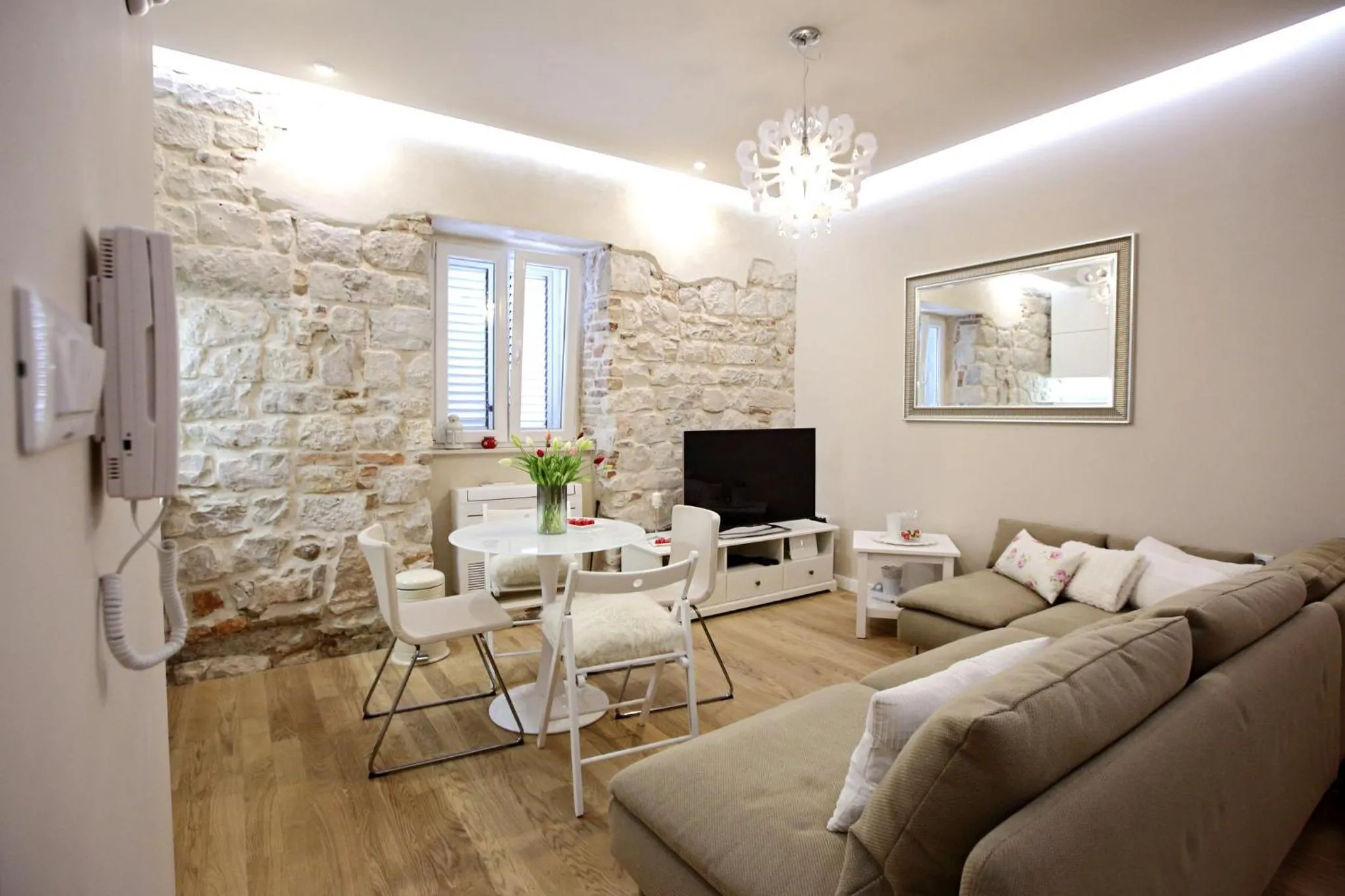 Property building in Apartment White Stone - Diocletian Palace