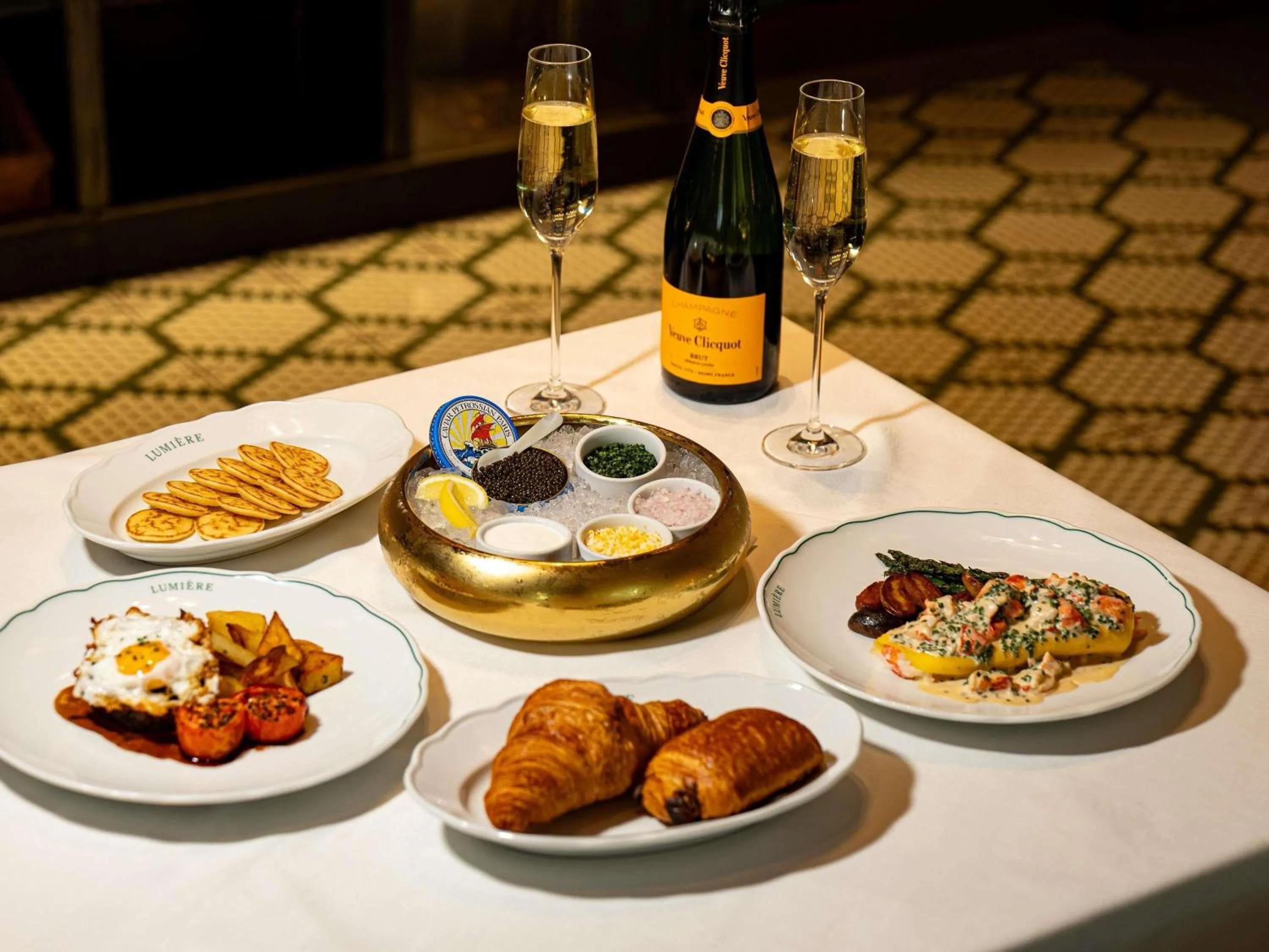 Restaurant/places to eat in Fairmont Century Plaza Los Angeles at Beverly Hills