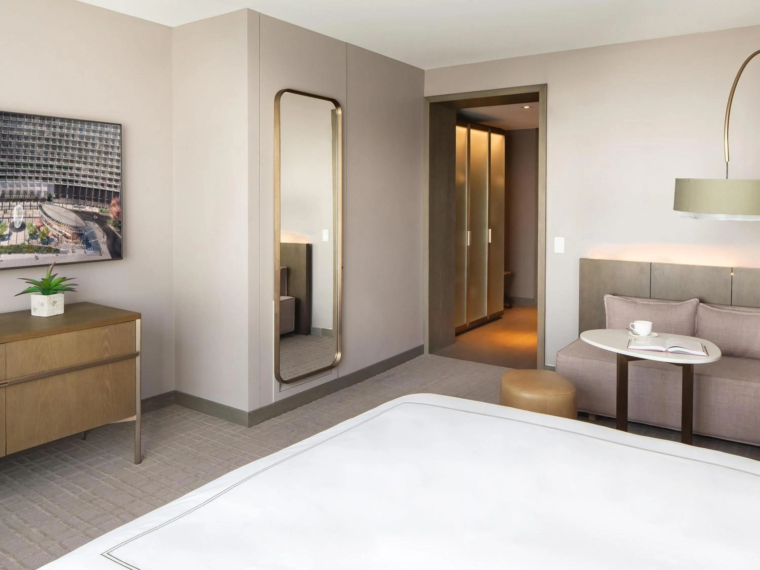 Bedroom, Bed in Fairmont Century Plaza Los Angeles at Beverly Hills