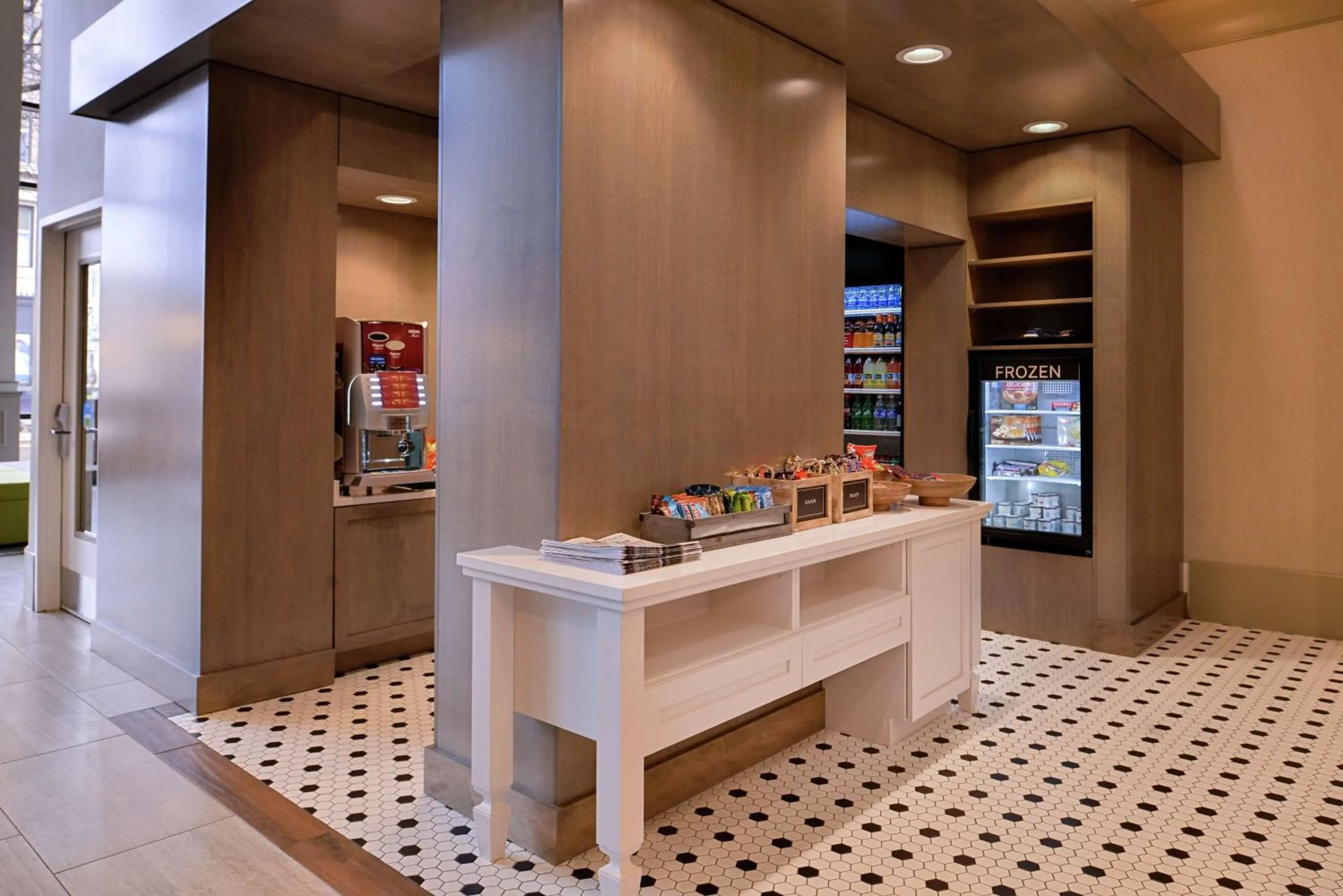 Restaurant/places to eat in Hilton Garden Inn Terre Haute