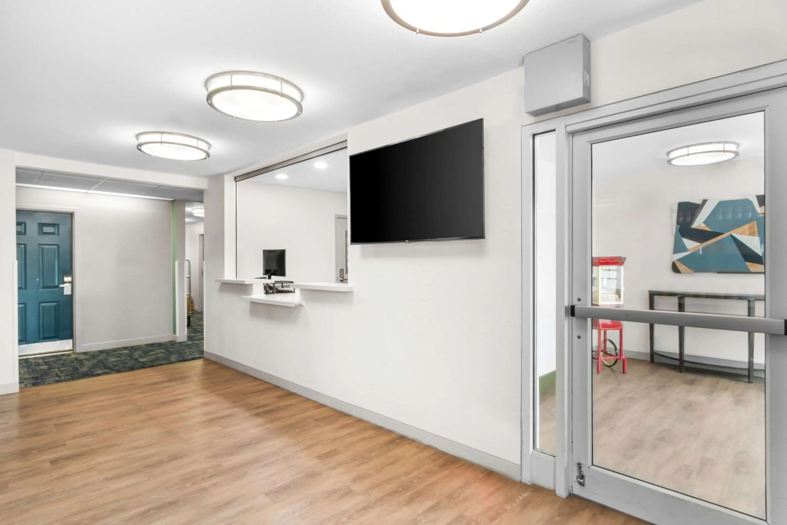 Lobby or reception in Sonesta Simply Suites Austin South