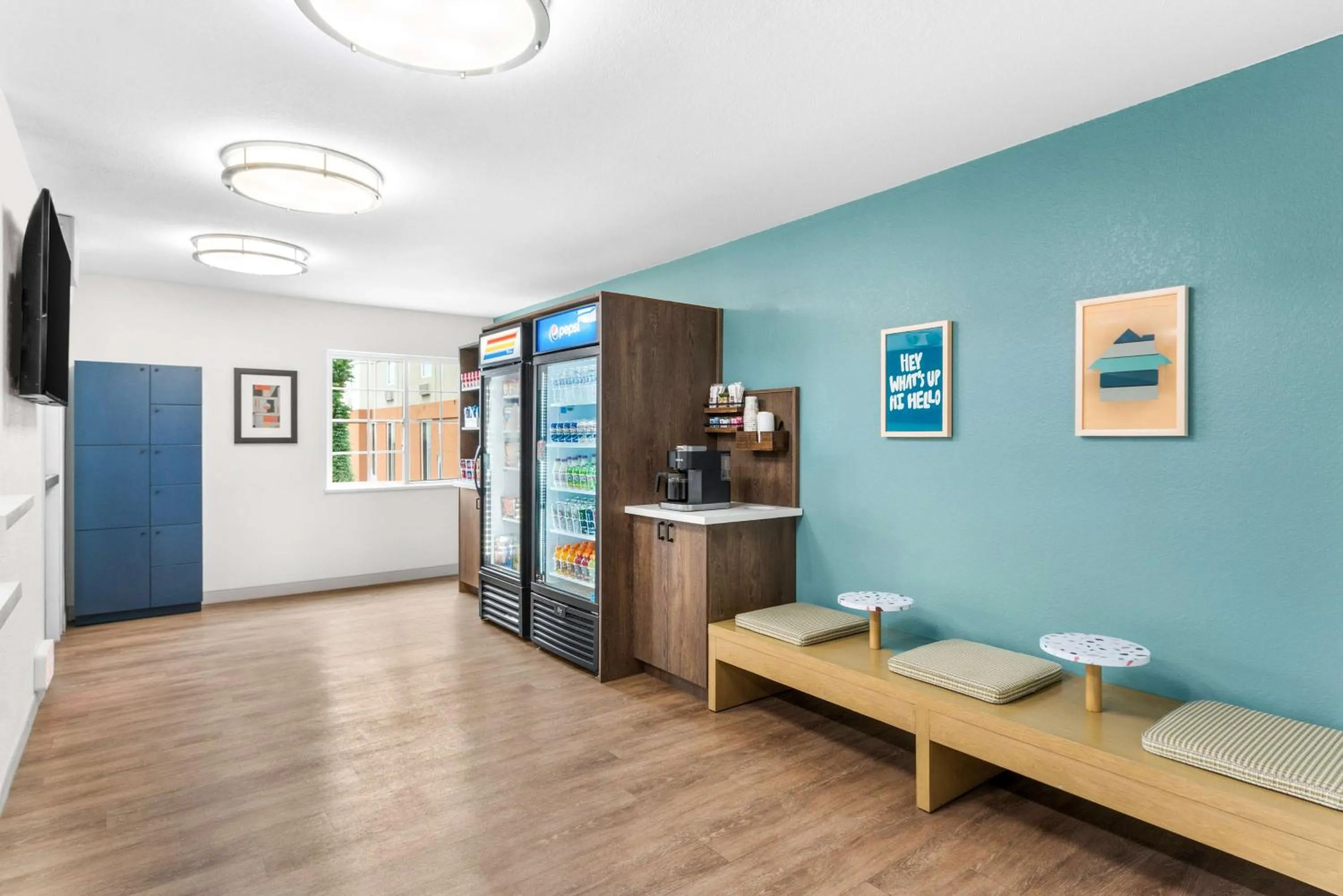 Food and drinks in Sonesta Simply Suites Austin South