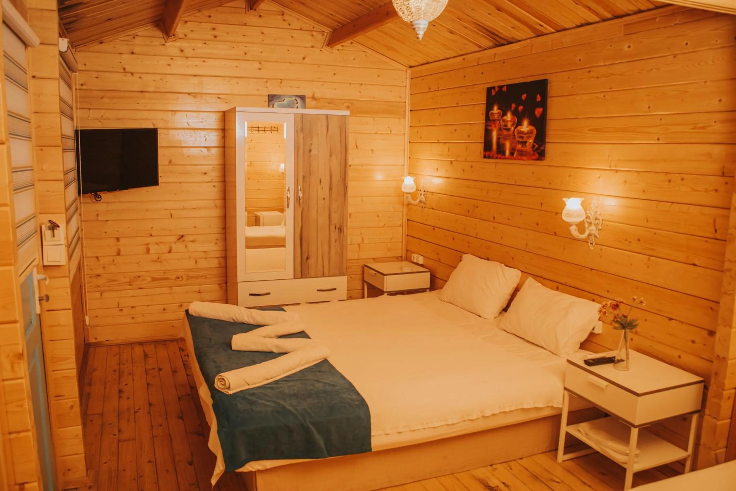 Photo of the whole room, Bed in Pirlanta Butik Hotel