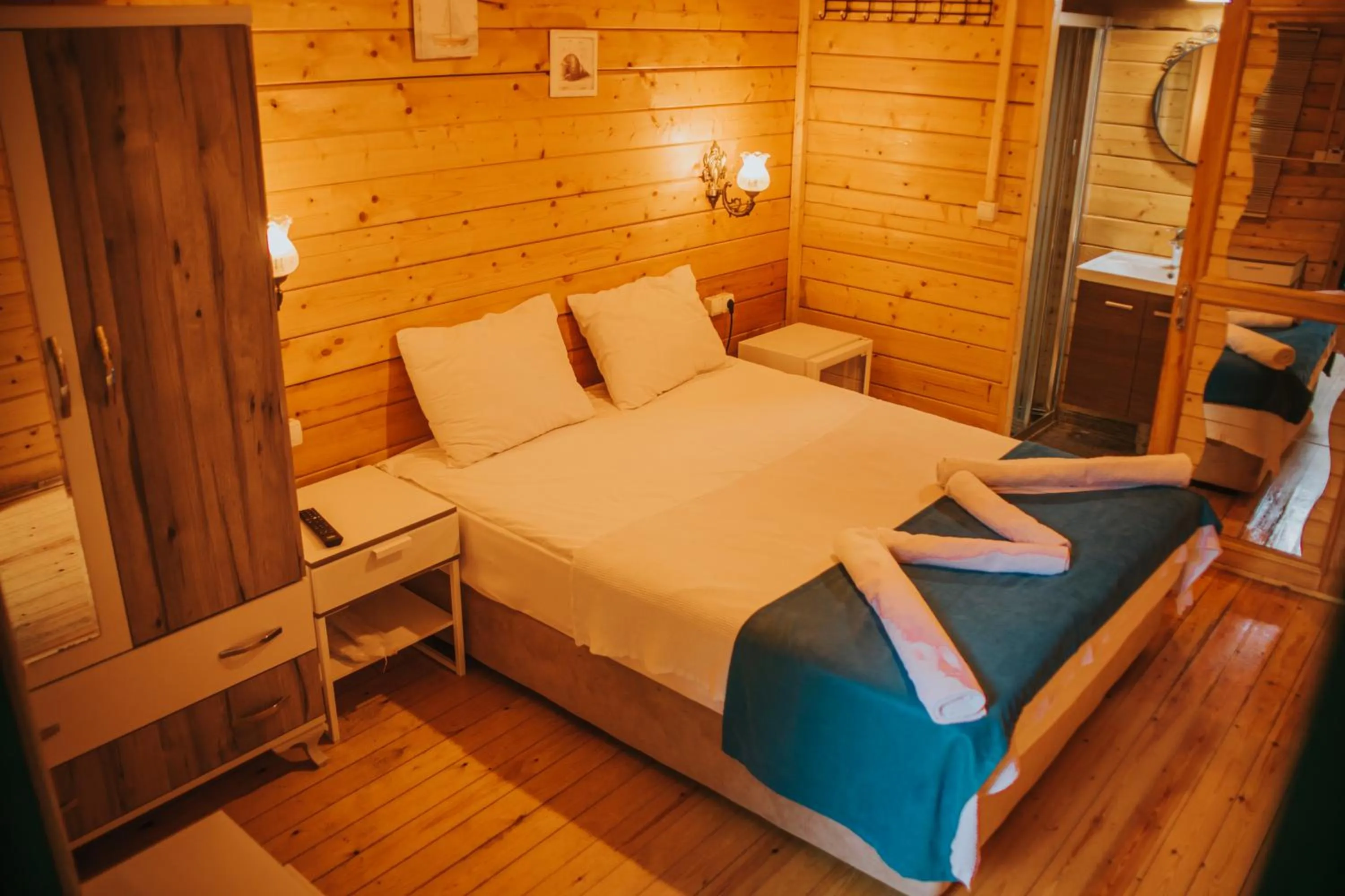 Photo of the whole room, Bed in Pirlanta Butik Hotel