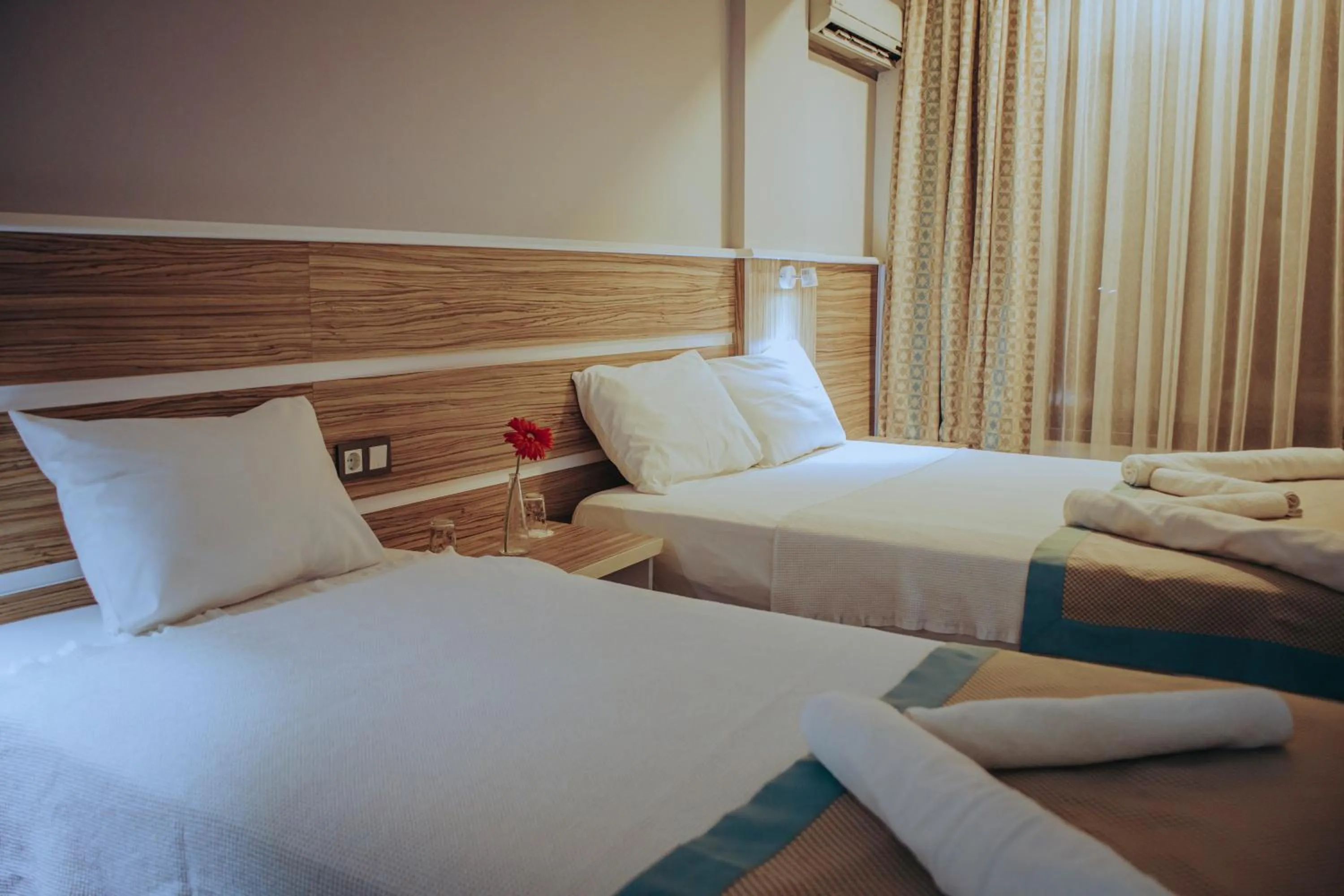 Photo of the whole room, Bed in Pirlanta Butik Hotel