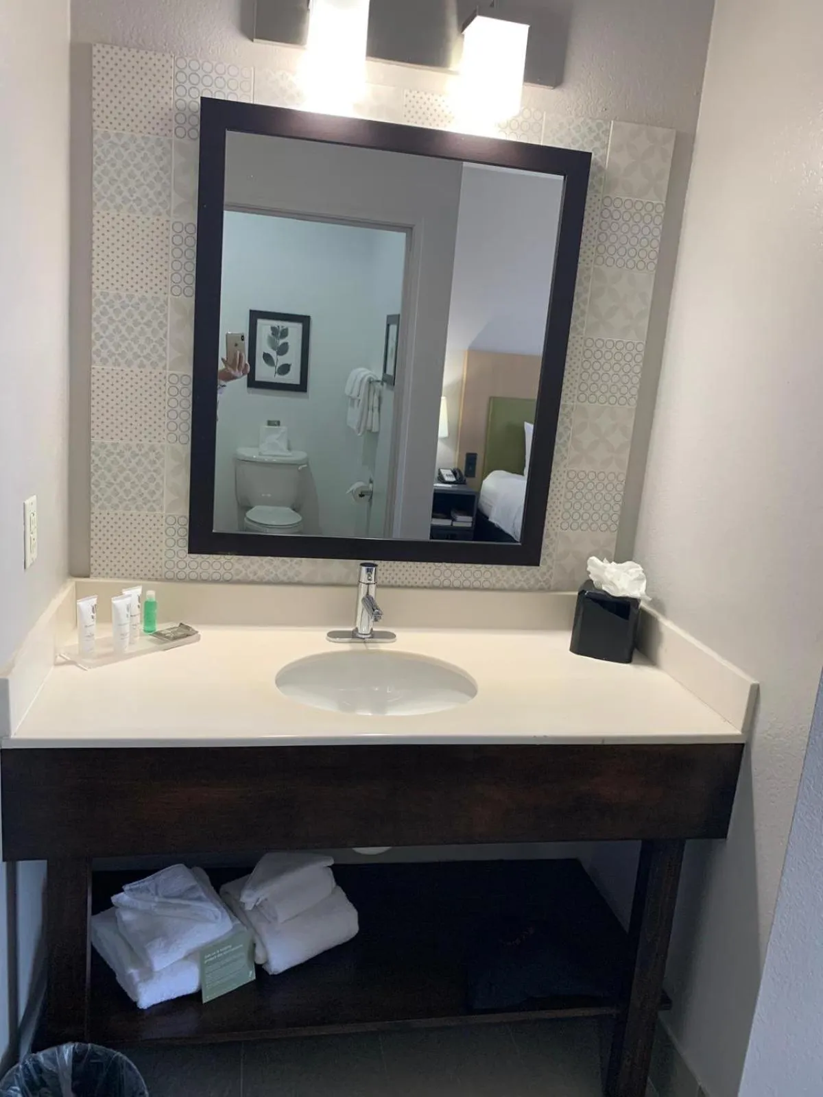 Bathroom in Country Inn & Suites by Radisson, Austin North Pflugerville , TX