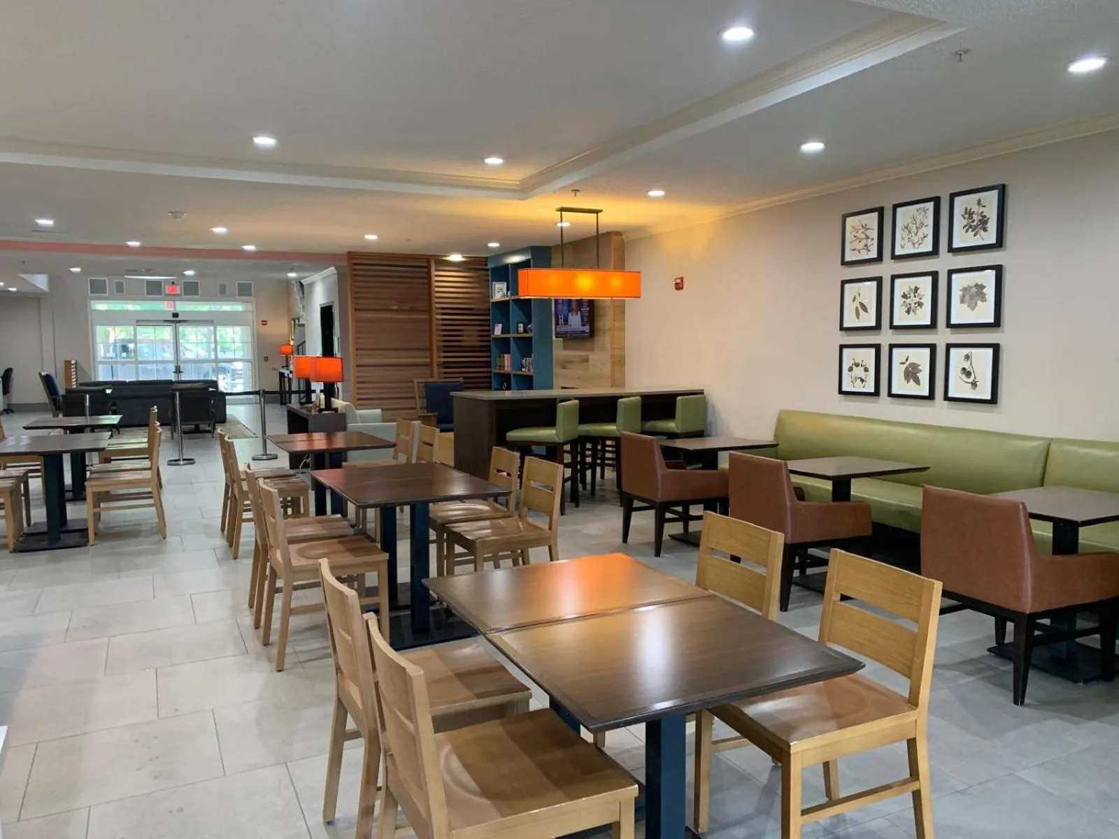 Restaurant/places to eat in Country Inn & Suites by Radisson, Austin North Pflugerville , TX