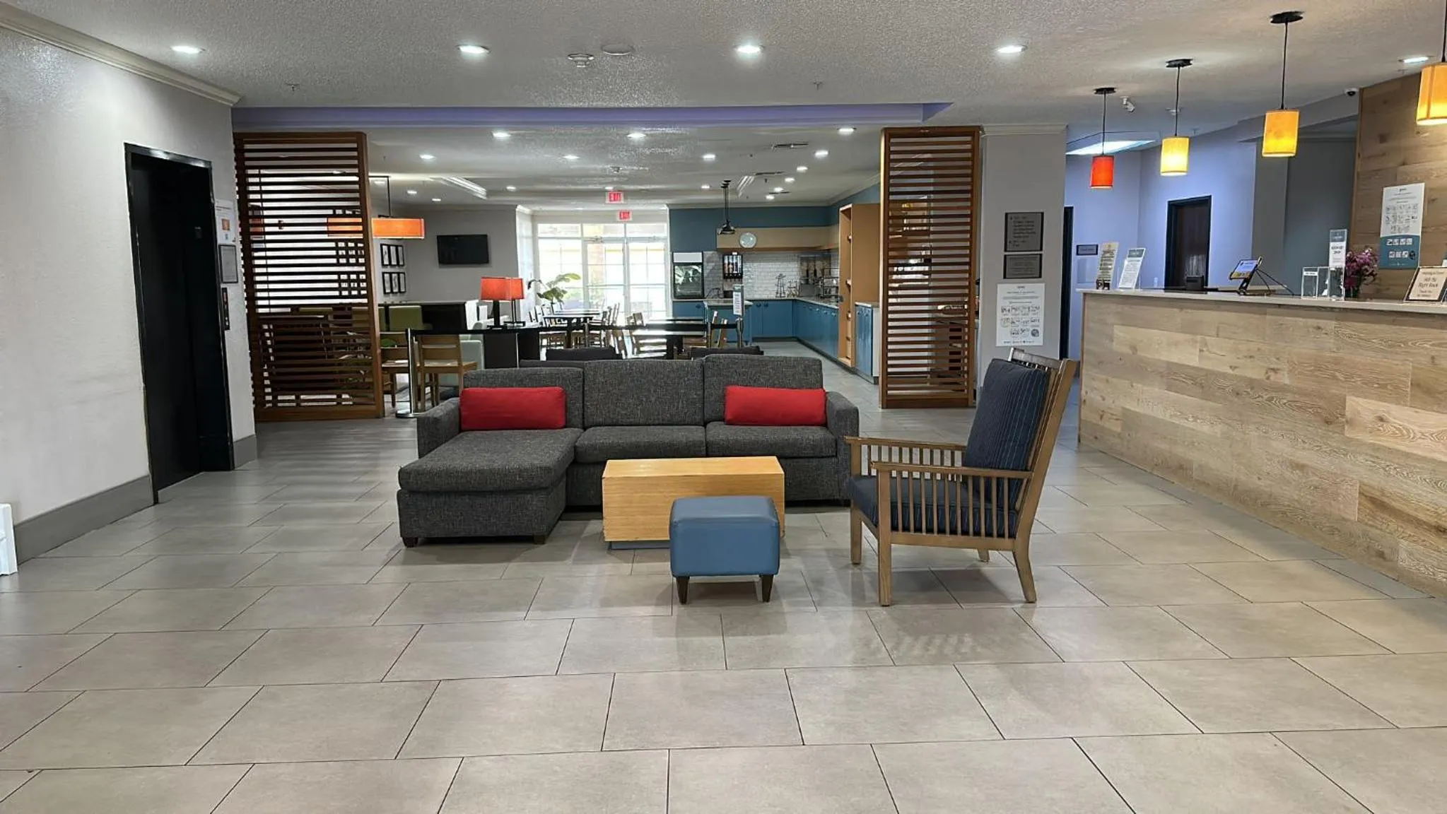 Living room in Country Inn & Suites by Radisson, Austin North Pflugerville , TX