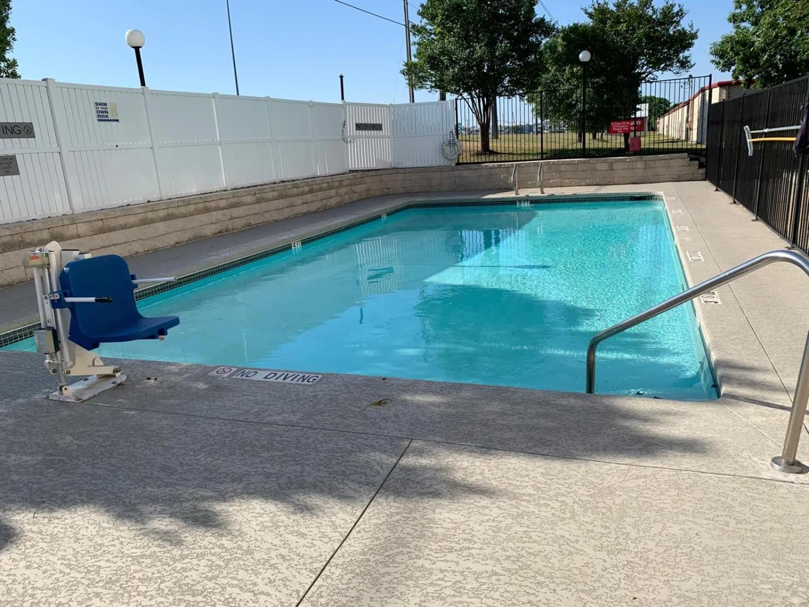 Swimming pool in Country Inn & Suites by Radisson, Austin North Pflugerville , TX