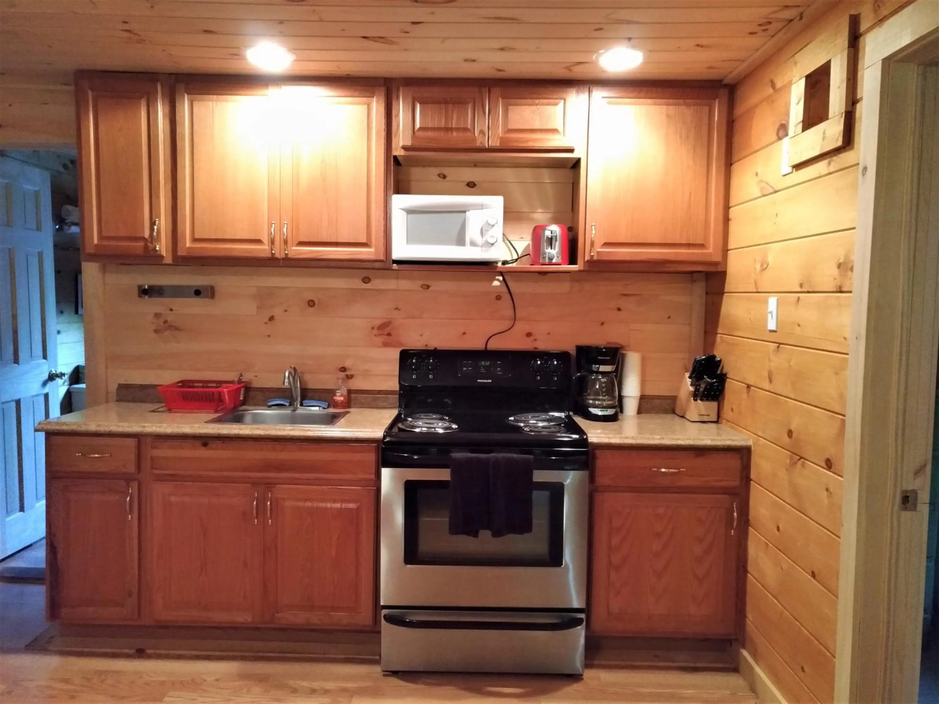 Kitchen or kitchenette in English Brook Cottages