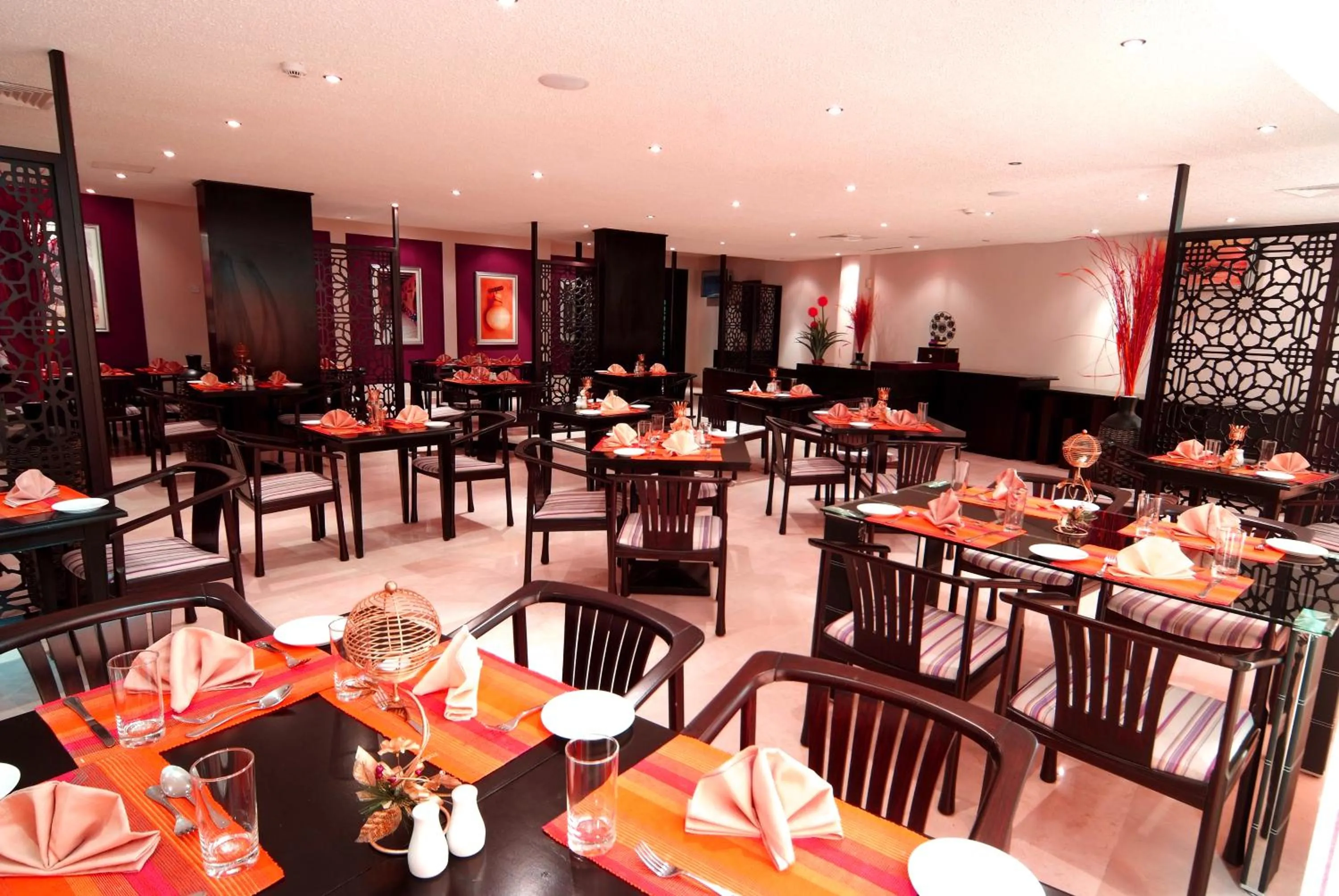Restaurant/places to eat in Al Wadi Hotel