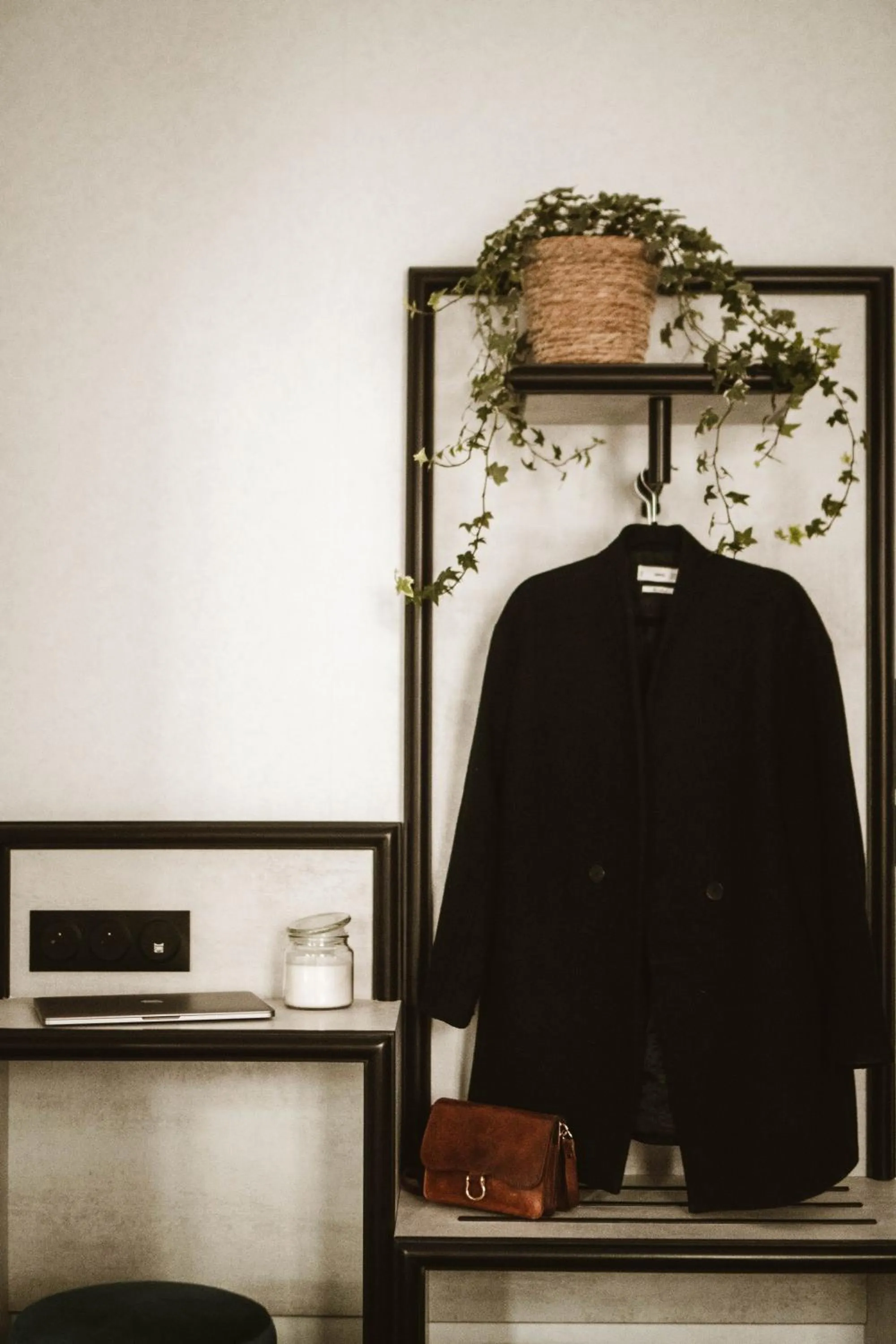 wardrobe in La Maison Montparnasse