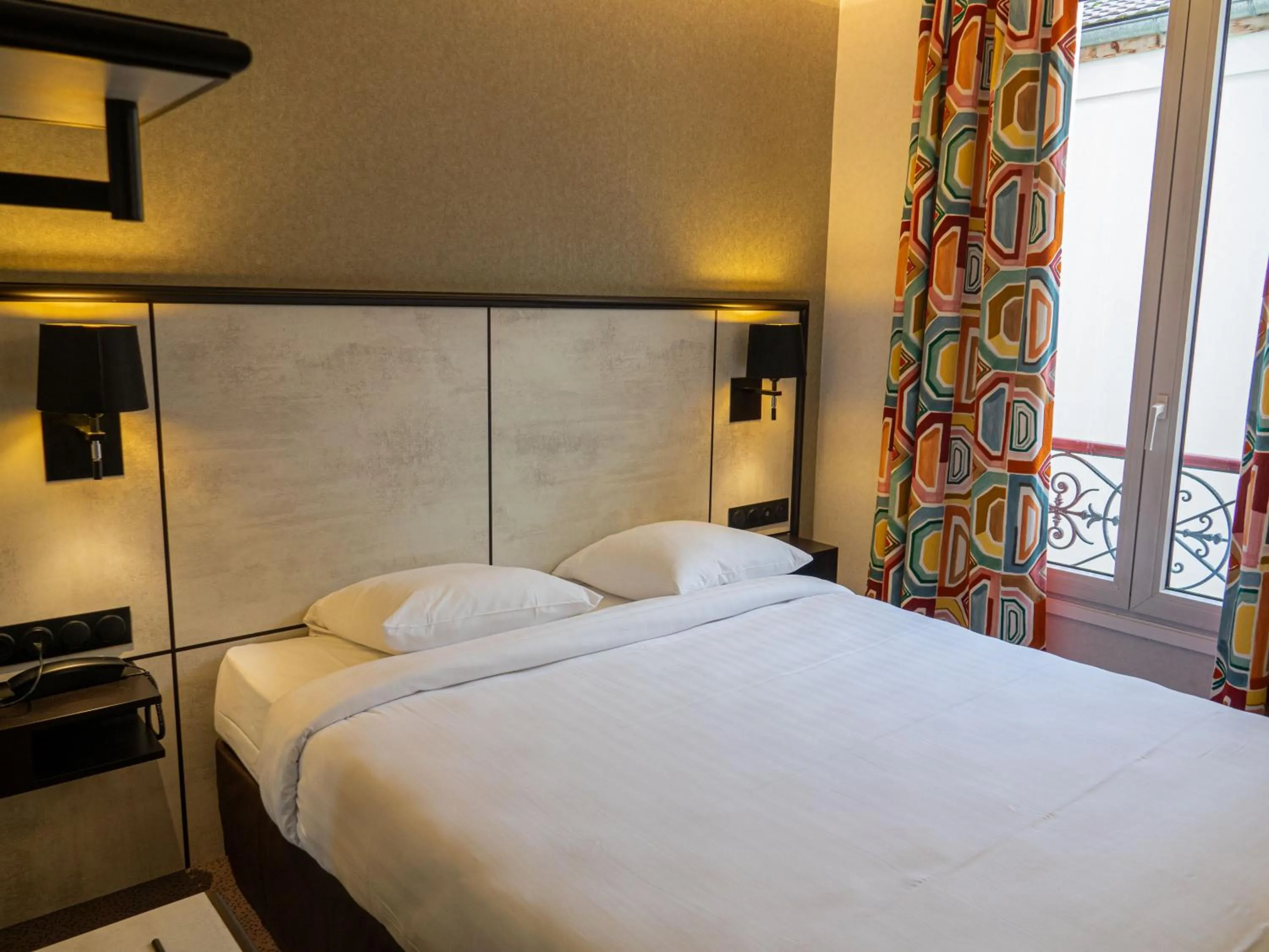 Bed in La Maison Montparnasse