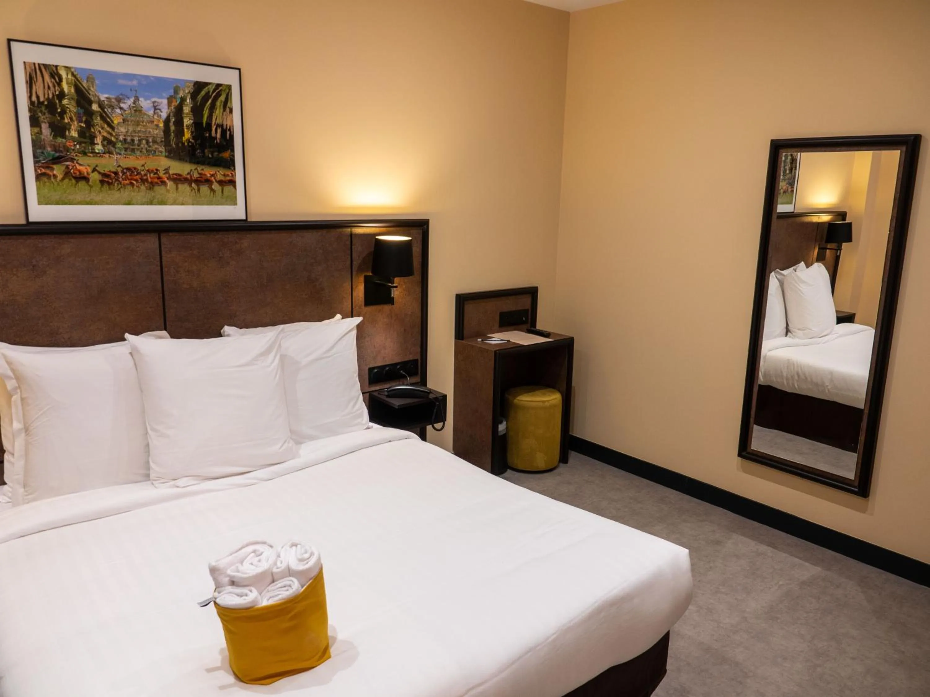 Bed in La Maison Montparnasse