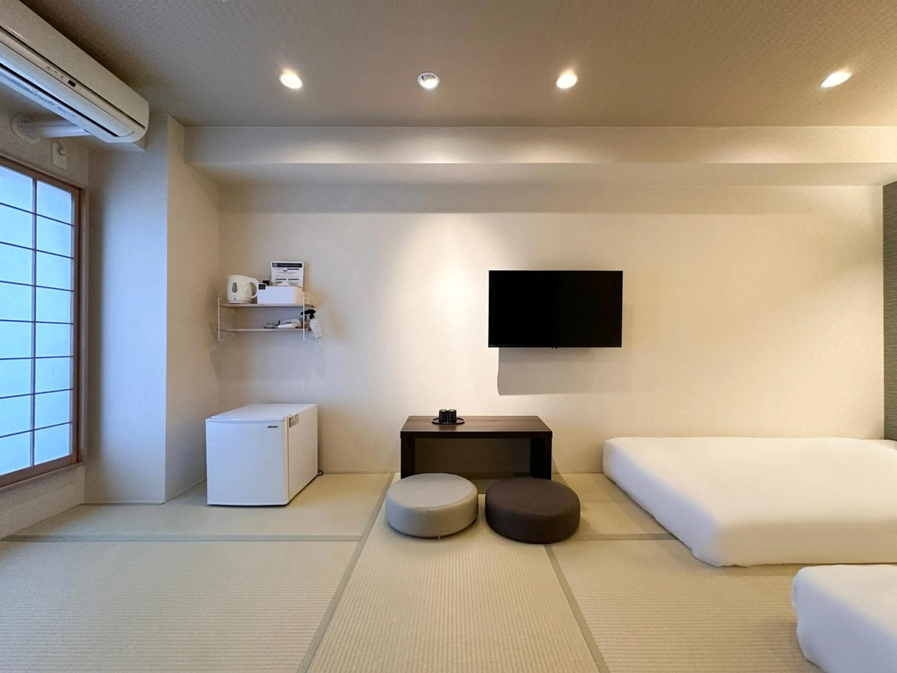 Bed in Osaka Ebisu Hotel