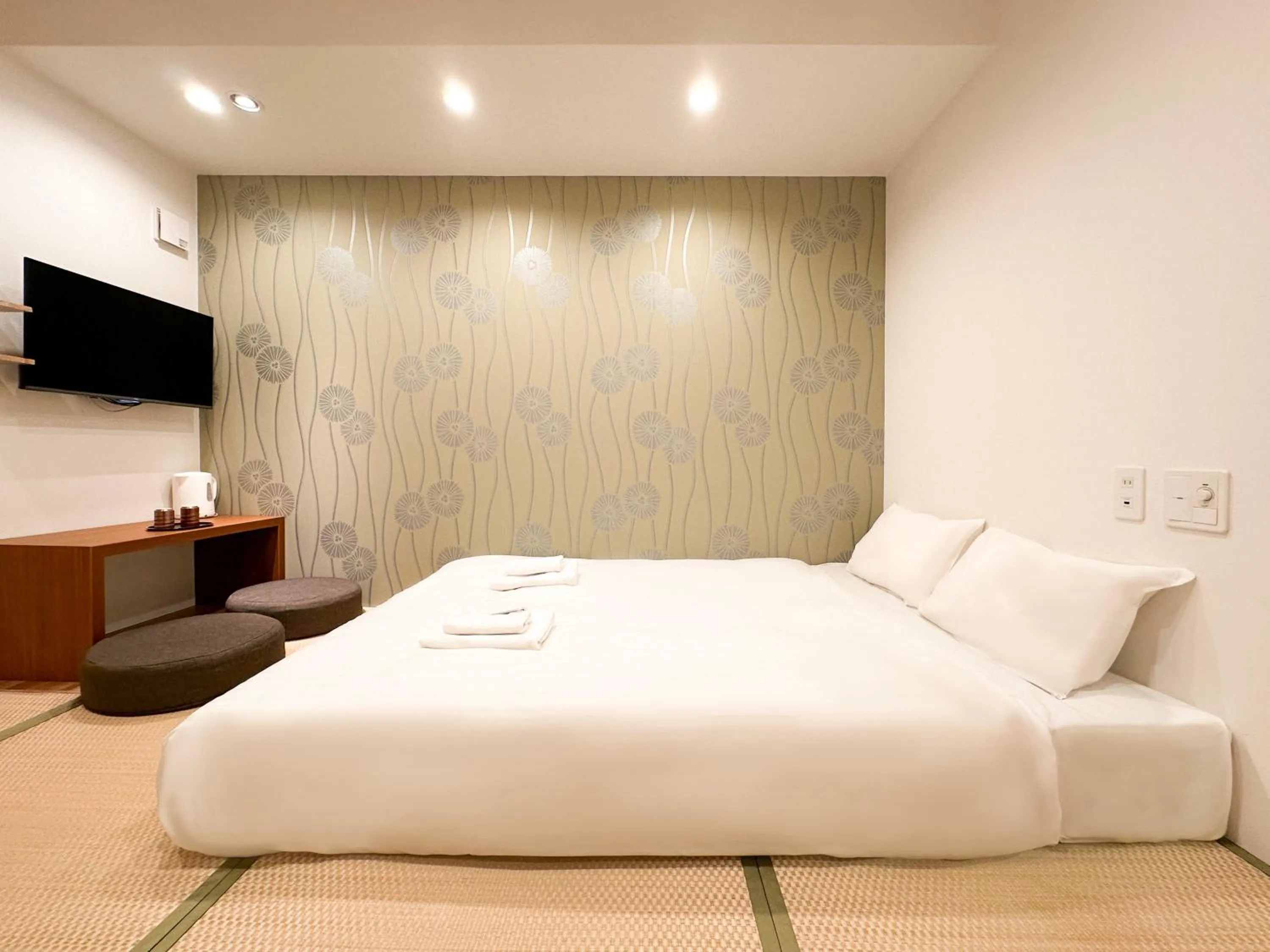 Bed in Osaka Ebisu Hotel