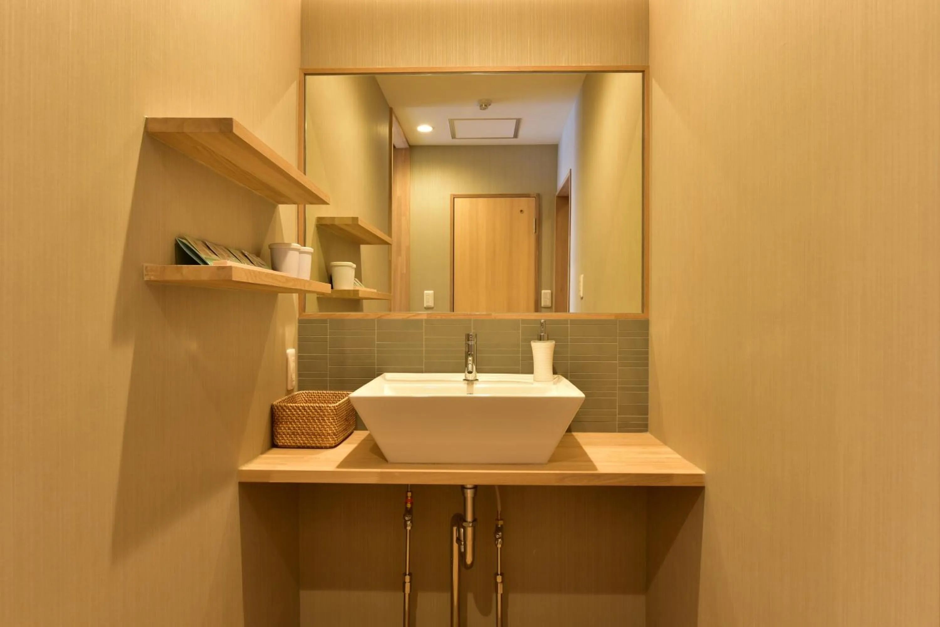 Photo of the whole room in Hinatamikan