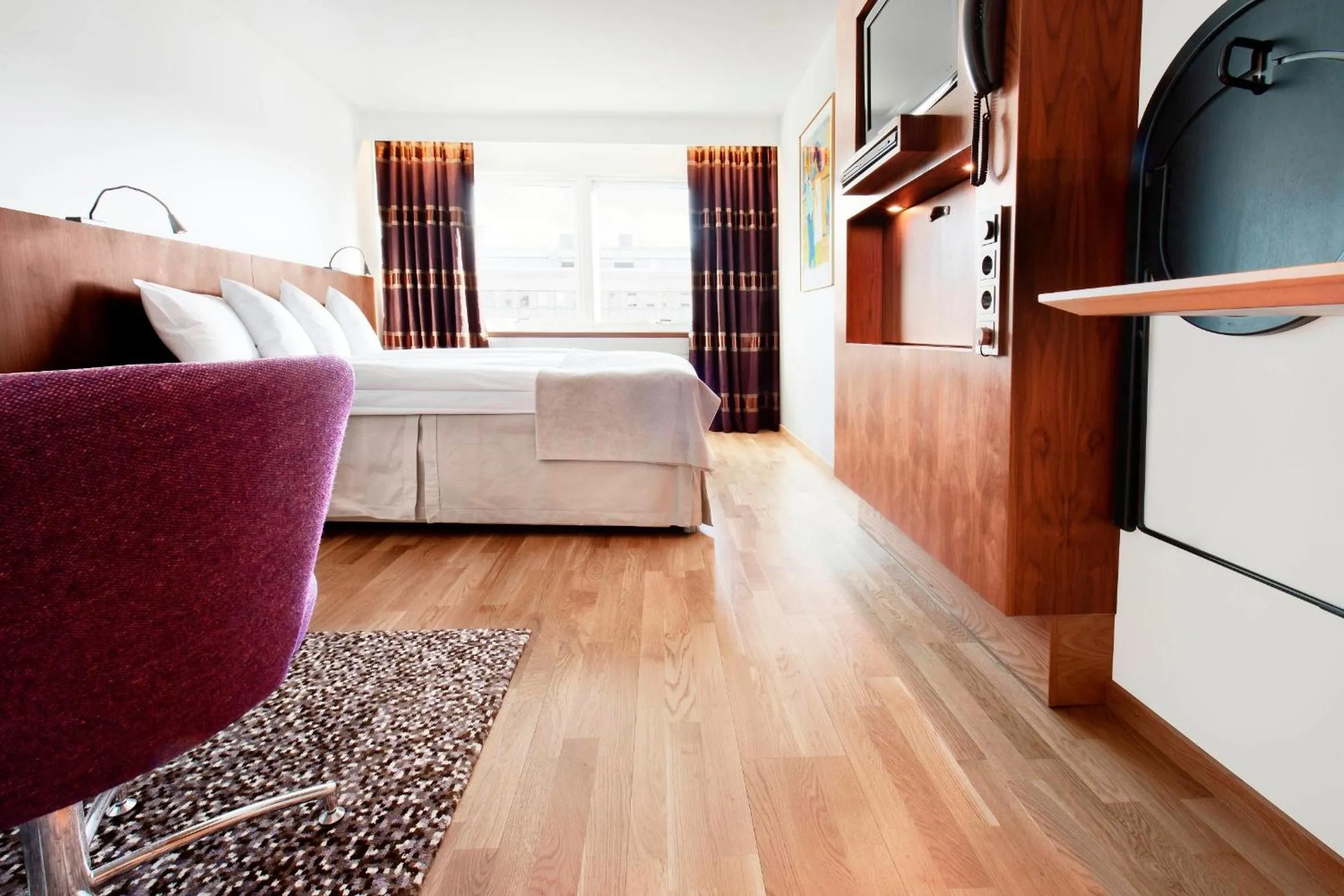 Photo of the whole room, Bed in Quality Hotel Grand, Borås