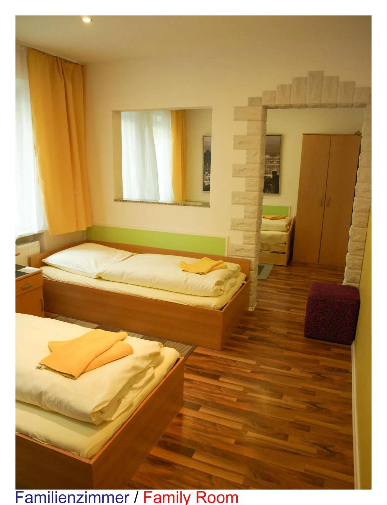 Photo of the whole room, Bed in Pension Central Nuernberg-Fuerth