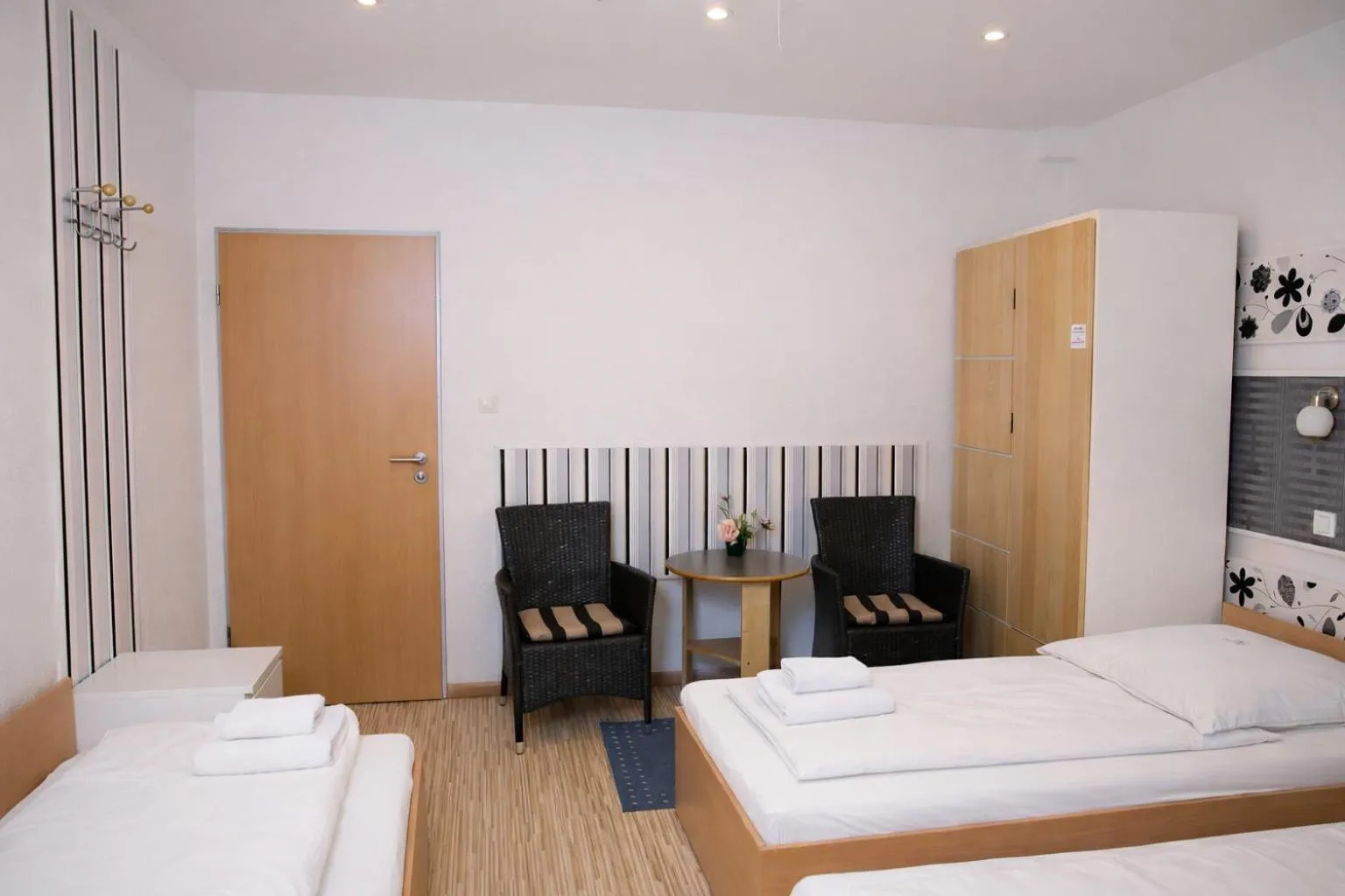 Photo of the whole room, Bed in Pension Central Nuernberg-Fuerth
