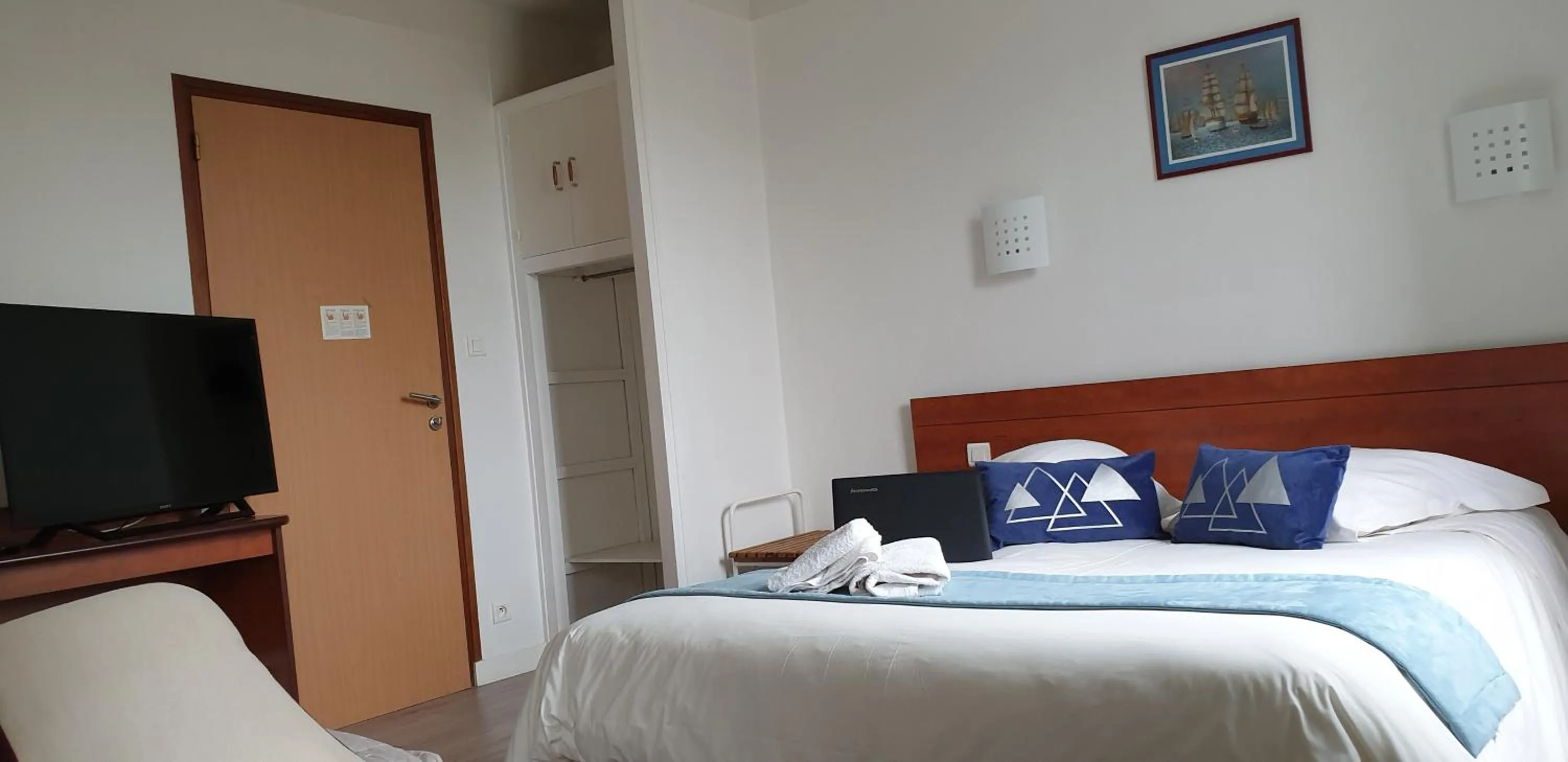 Bedroom, Bed in Hotel Restaurant Les Oceanides