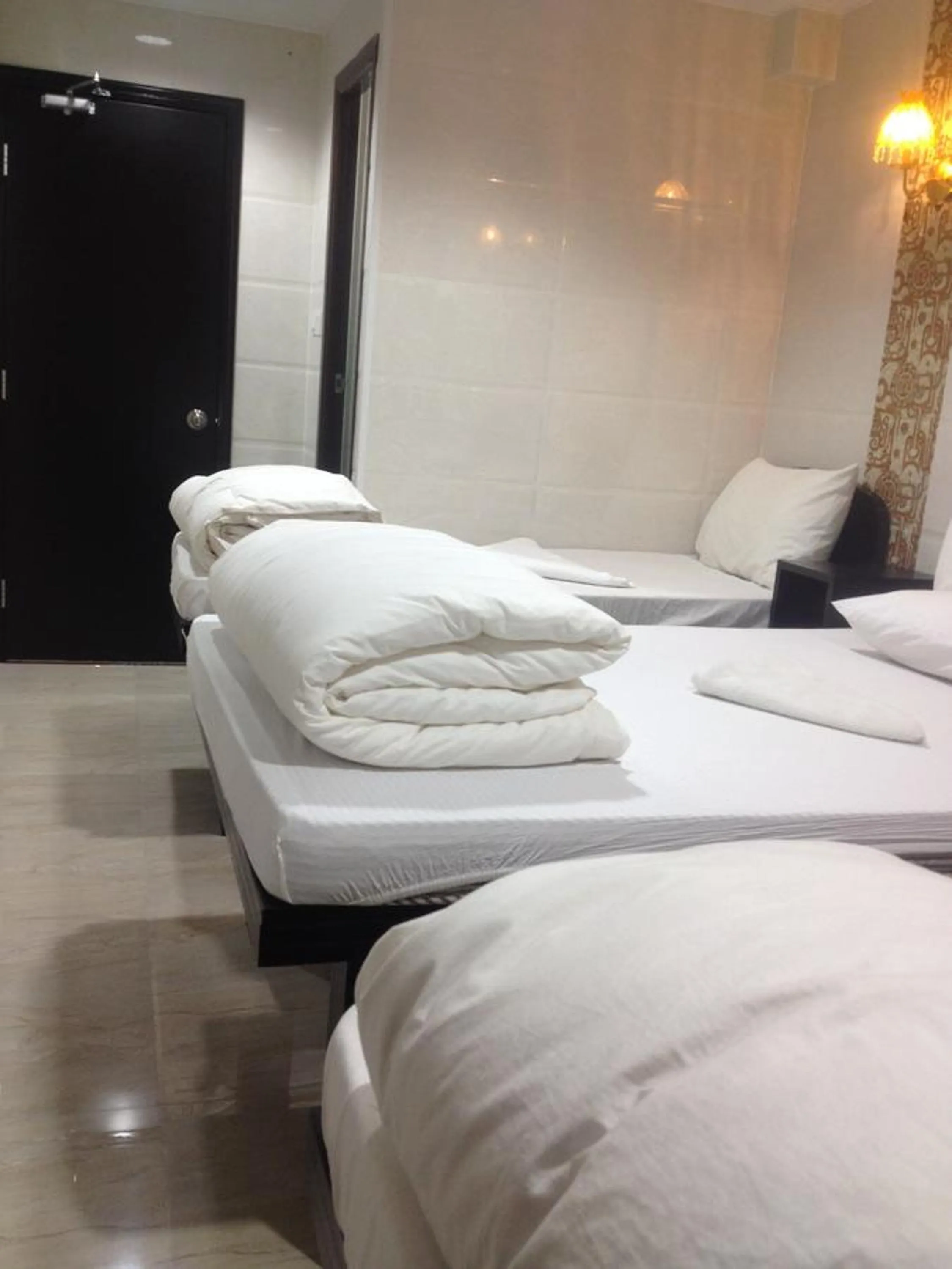 Bed in Manhattan Guesthouse