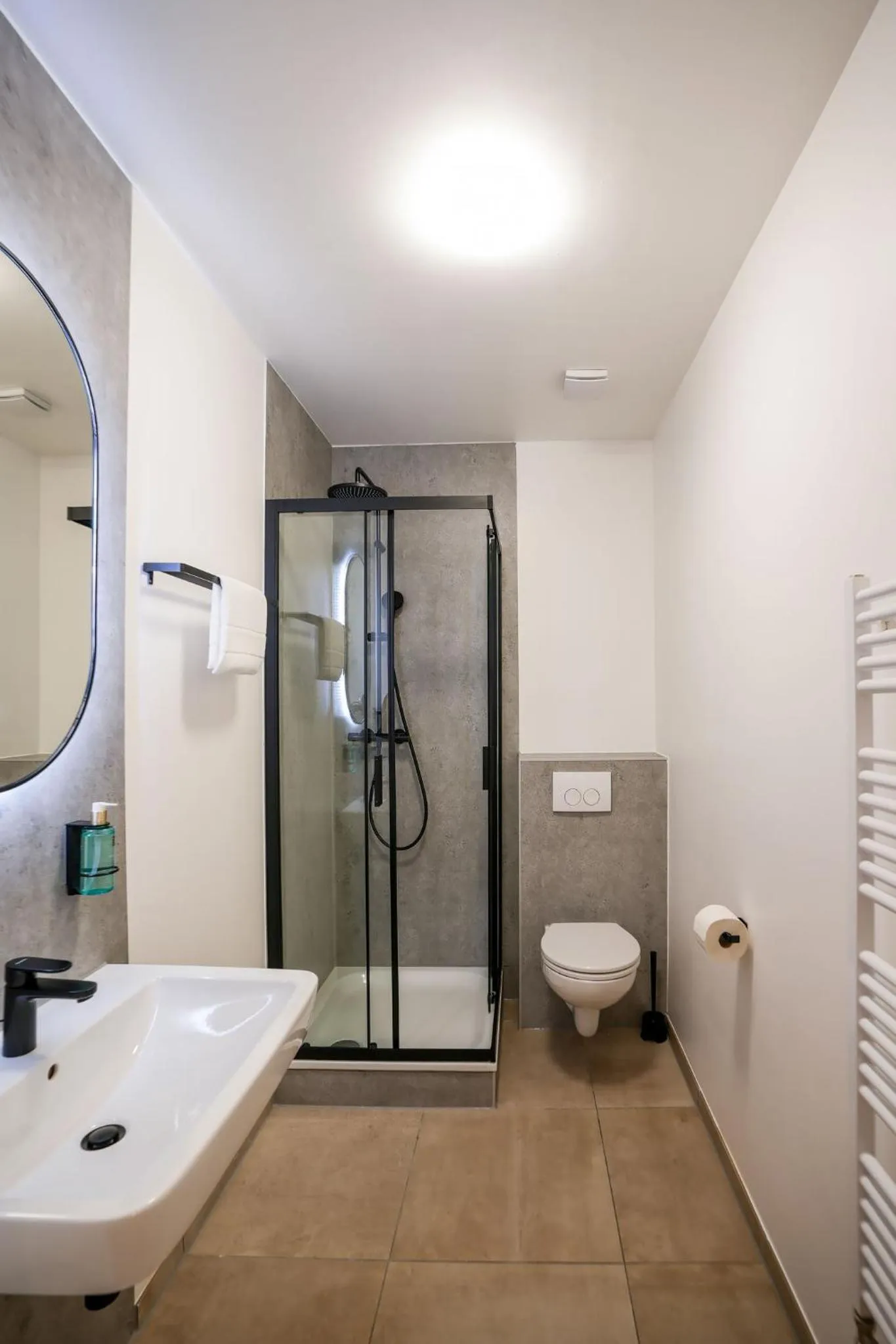 Shower in Hotel Bergheim