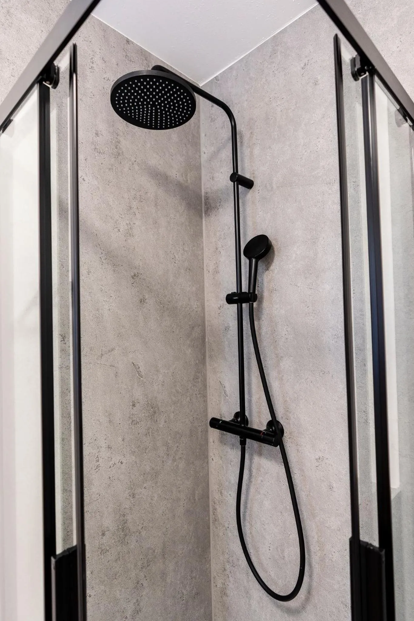 Shower in Hotel Bergheim