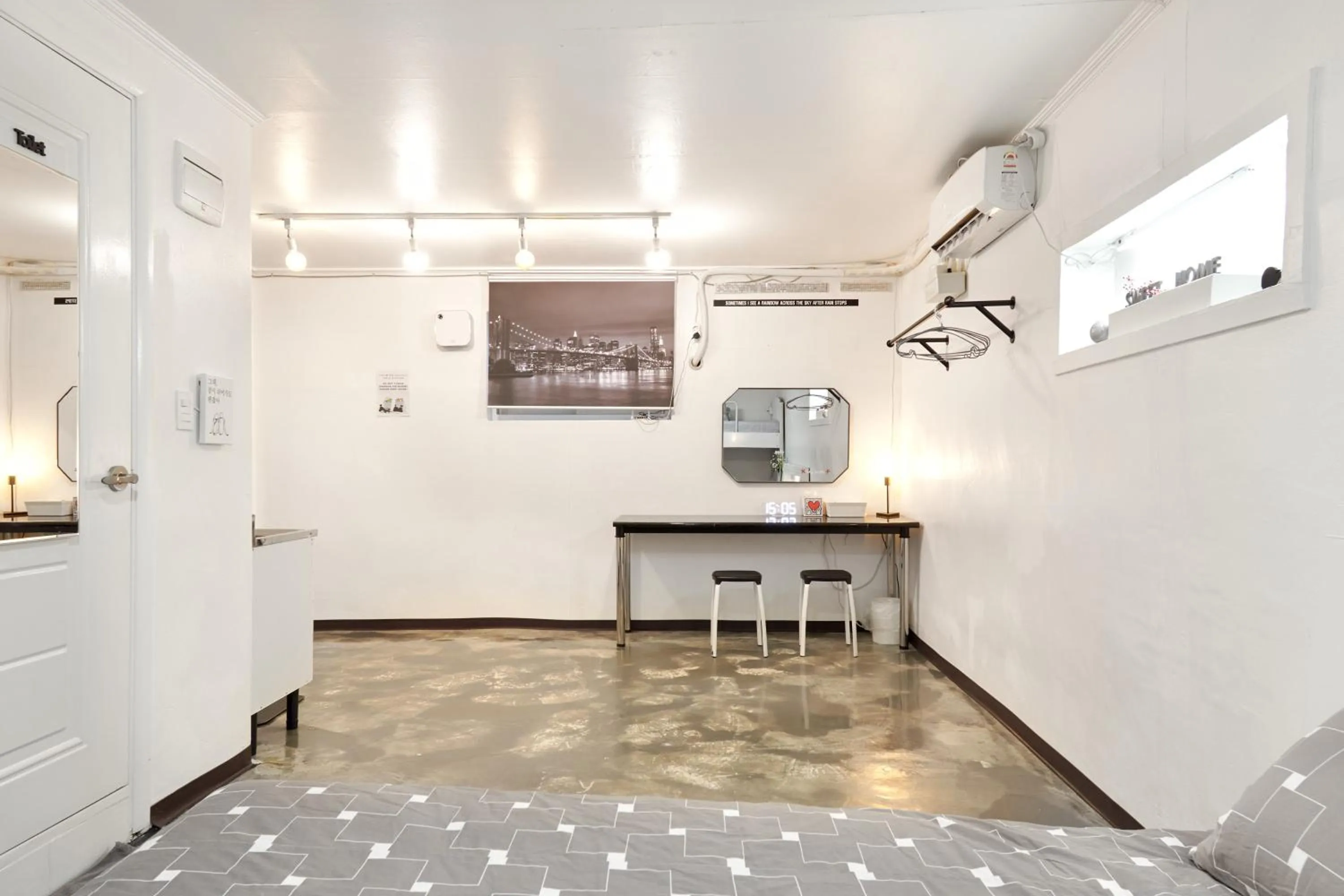 Living room, Bed in Jun Guesthouse