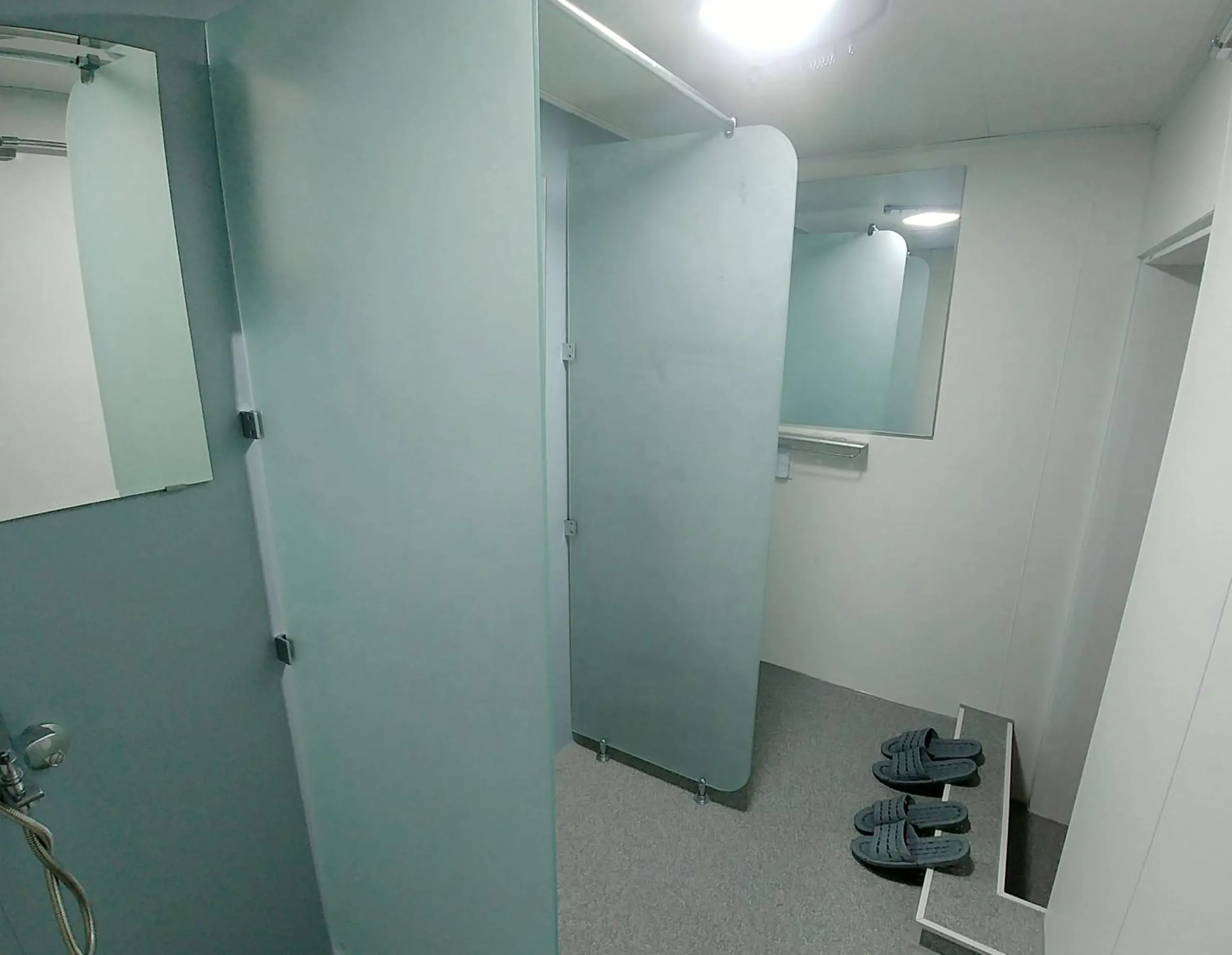 Shower in Jun Guesthouse