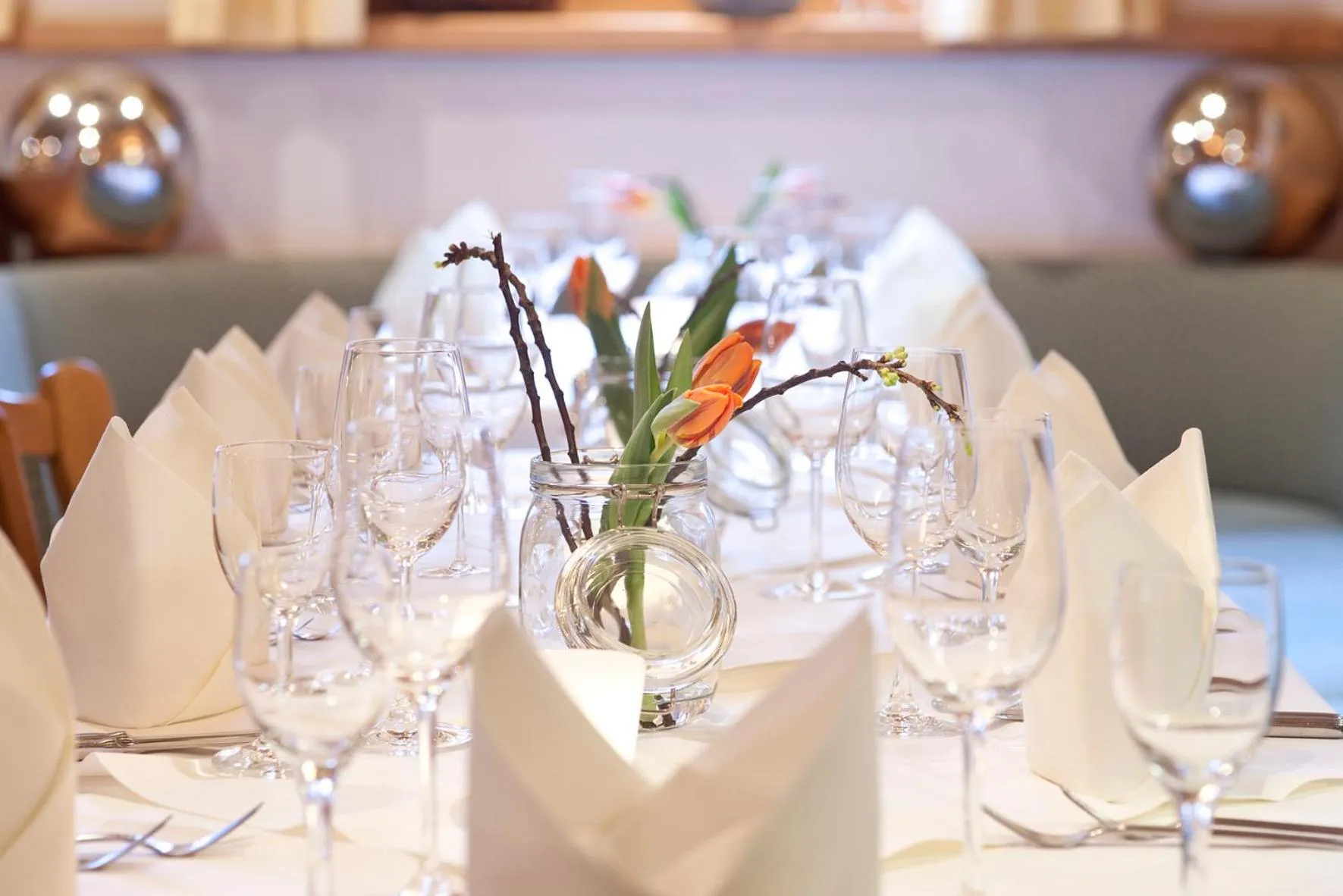 Restaurant/places to eat in Leine Hotel