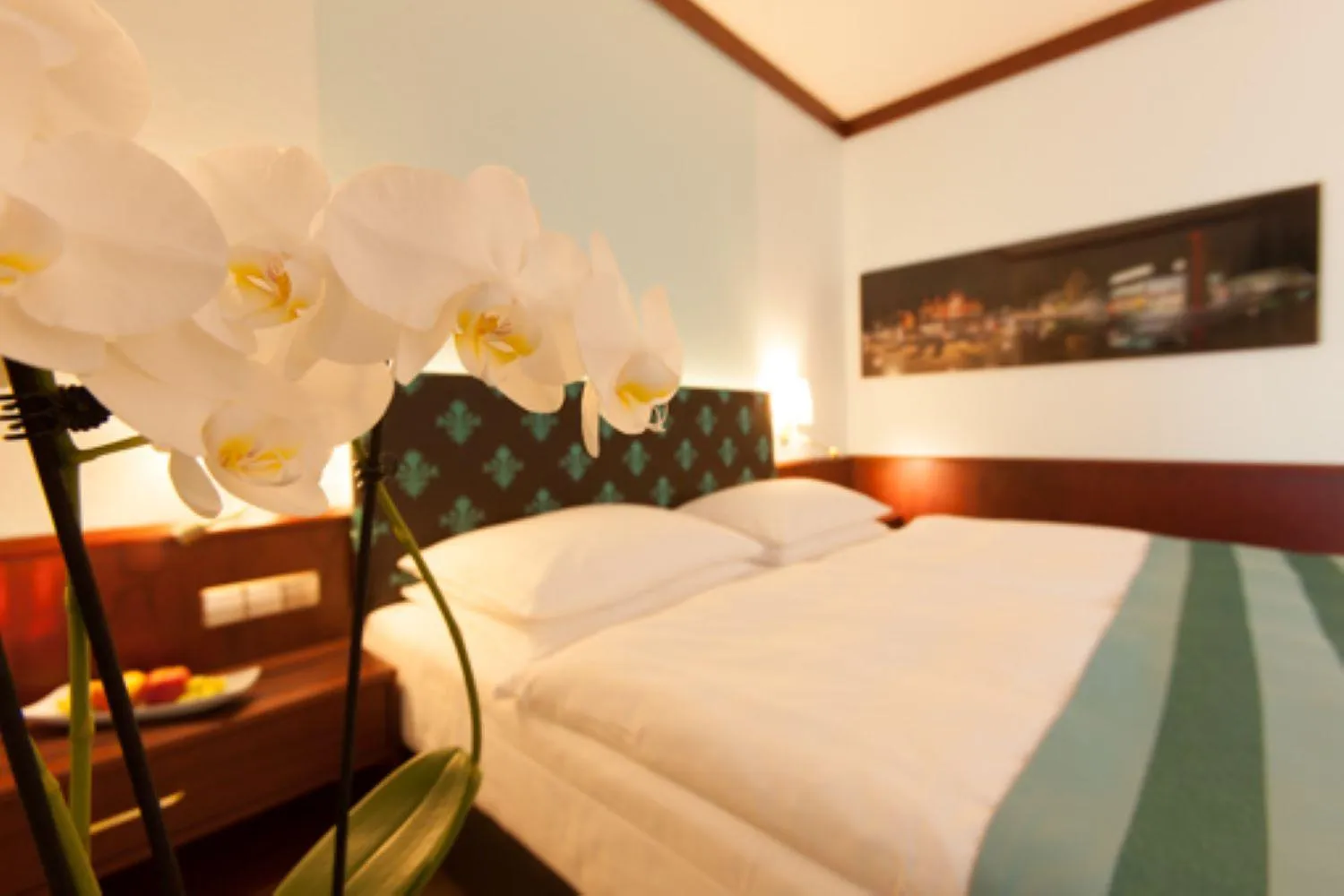 Photo of the whole room, Bed in Leine Hotel