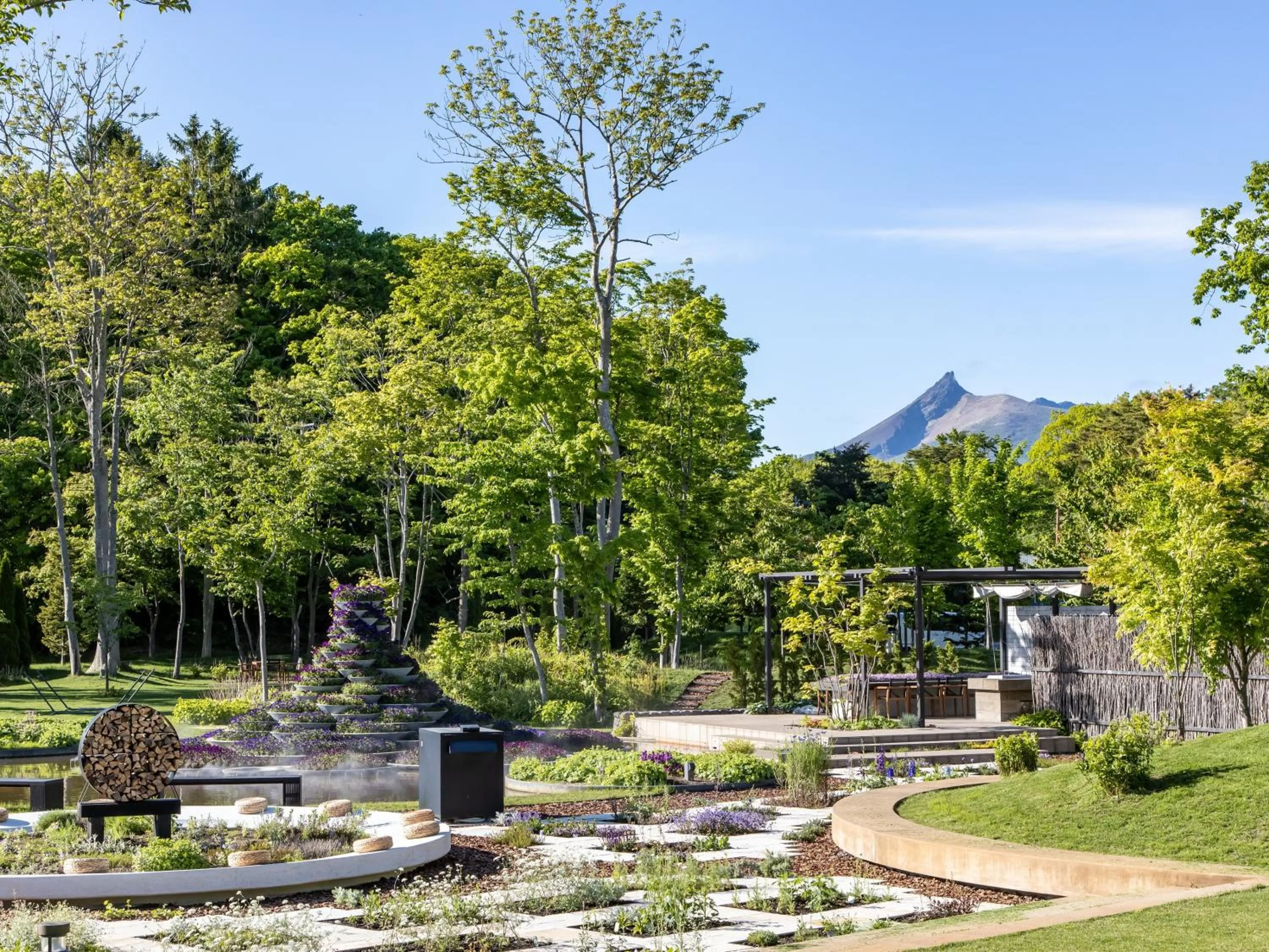 Garden view in Hakodate Onuma Tsuruga Resort EPUY- 30km from Hakodate Station