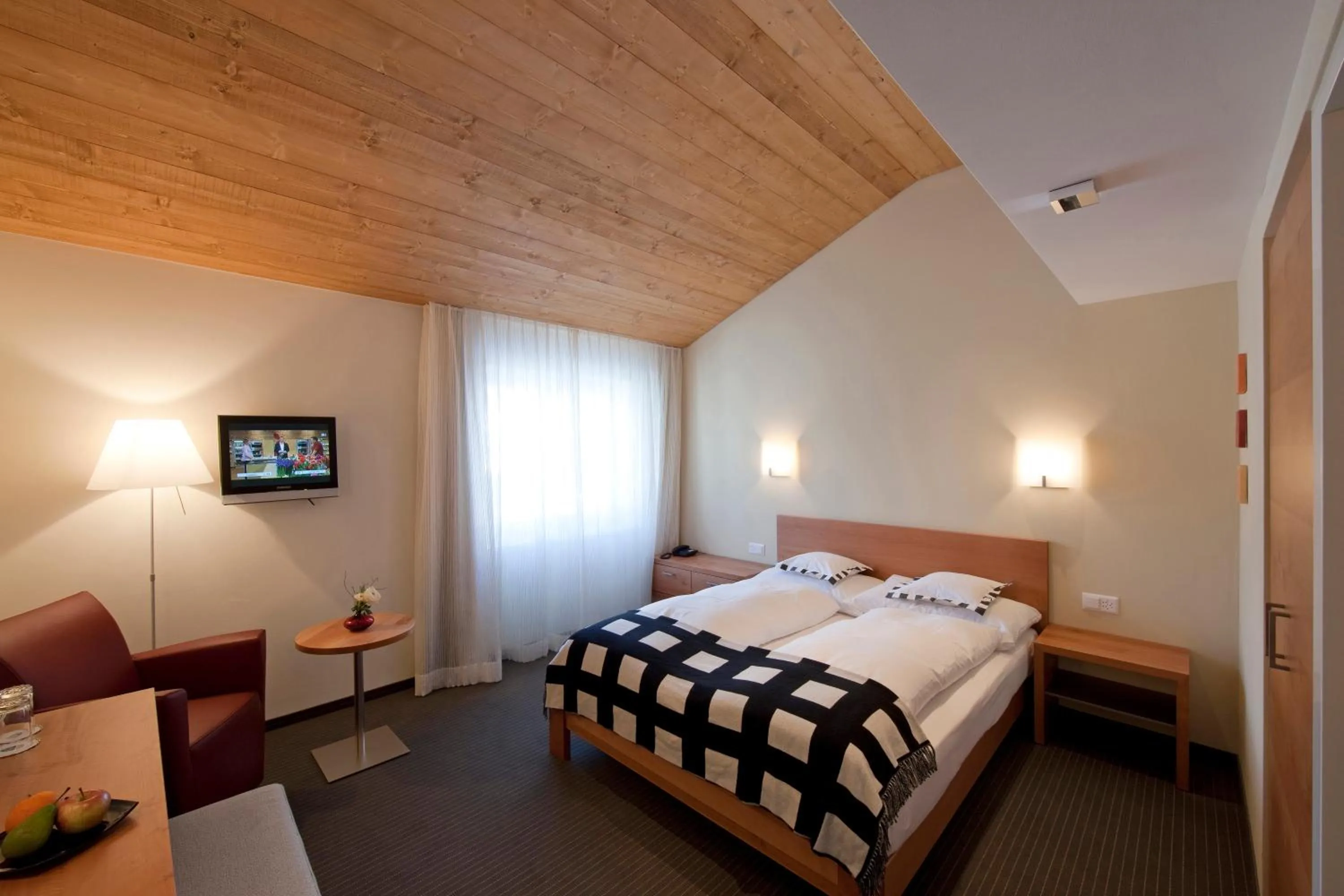 Photo of the whole room, Bed in Hotel Allalin Saas-Fee