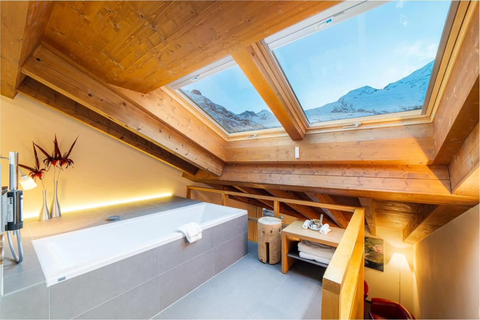 Mountain view, Bed in Hotel Allalin Saas-Fee