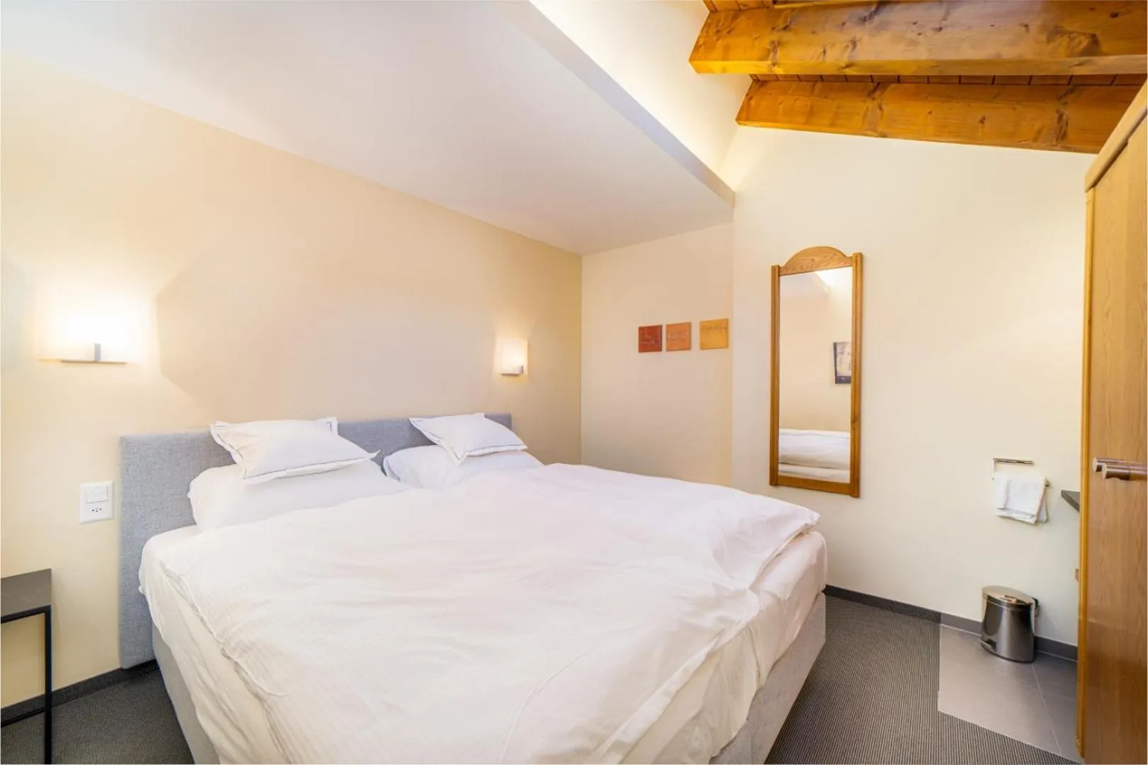 Bedroom, Bed in Hotel Allalin Saas-Fee