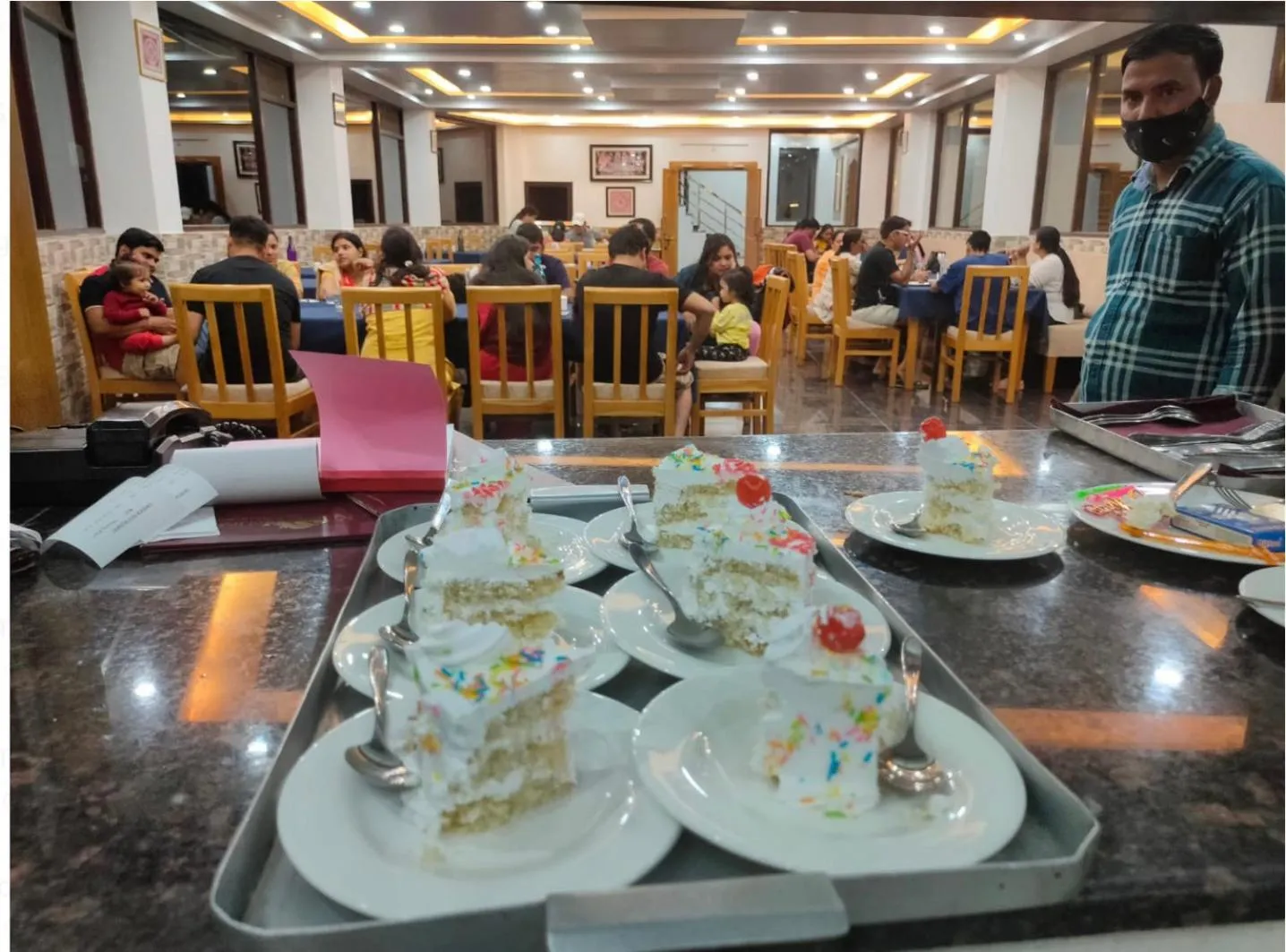 Restaurant/places to eat in Uttarakhand resort