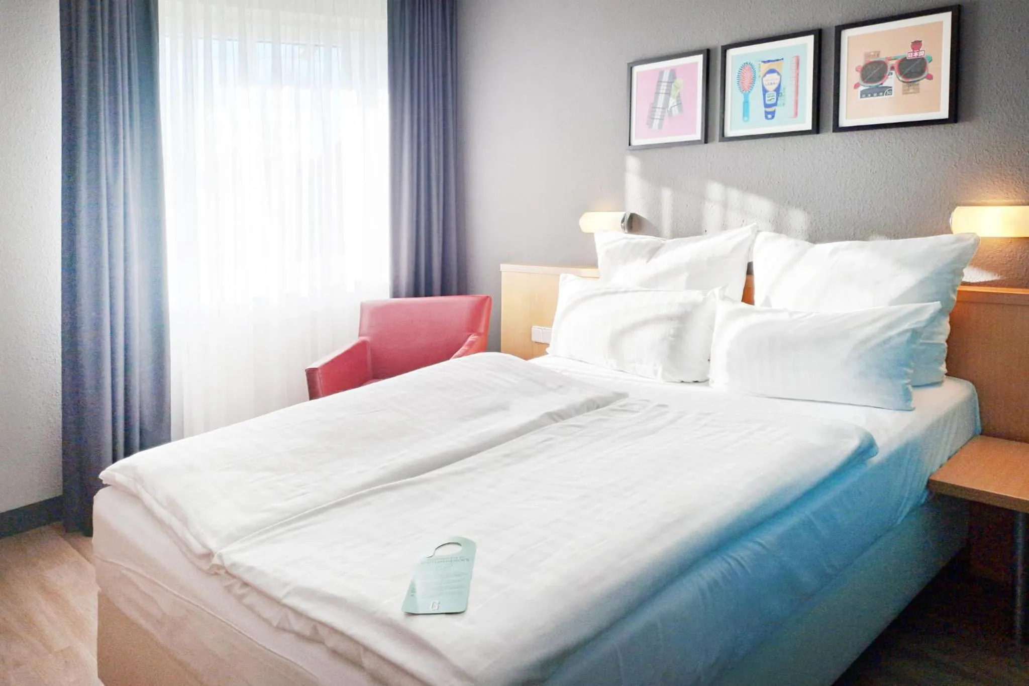 Photo of the whole room, Bed in Garner Hotel Cottbus Süd by IHG