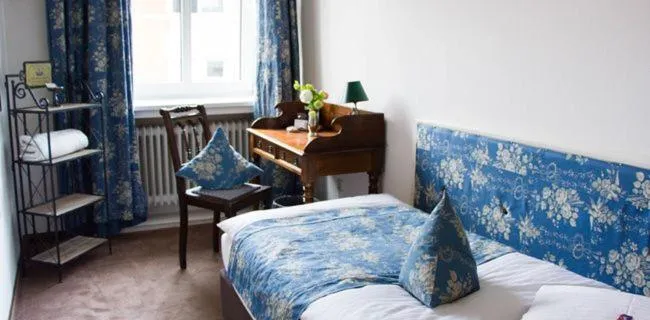 Bed in das HOTEL in München