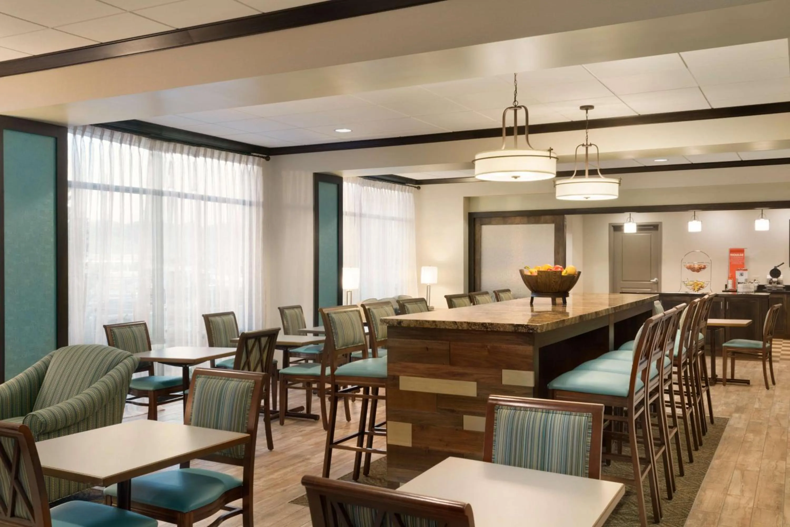 Dining area in Hampton Inn by Hilton Elko Nevada