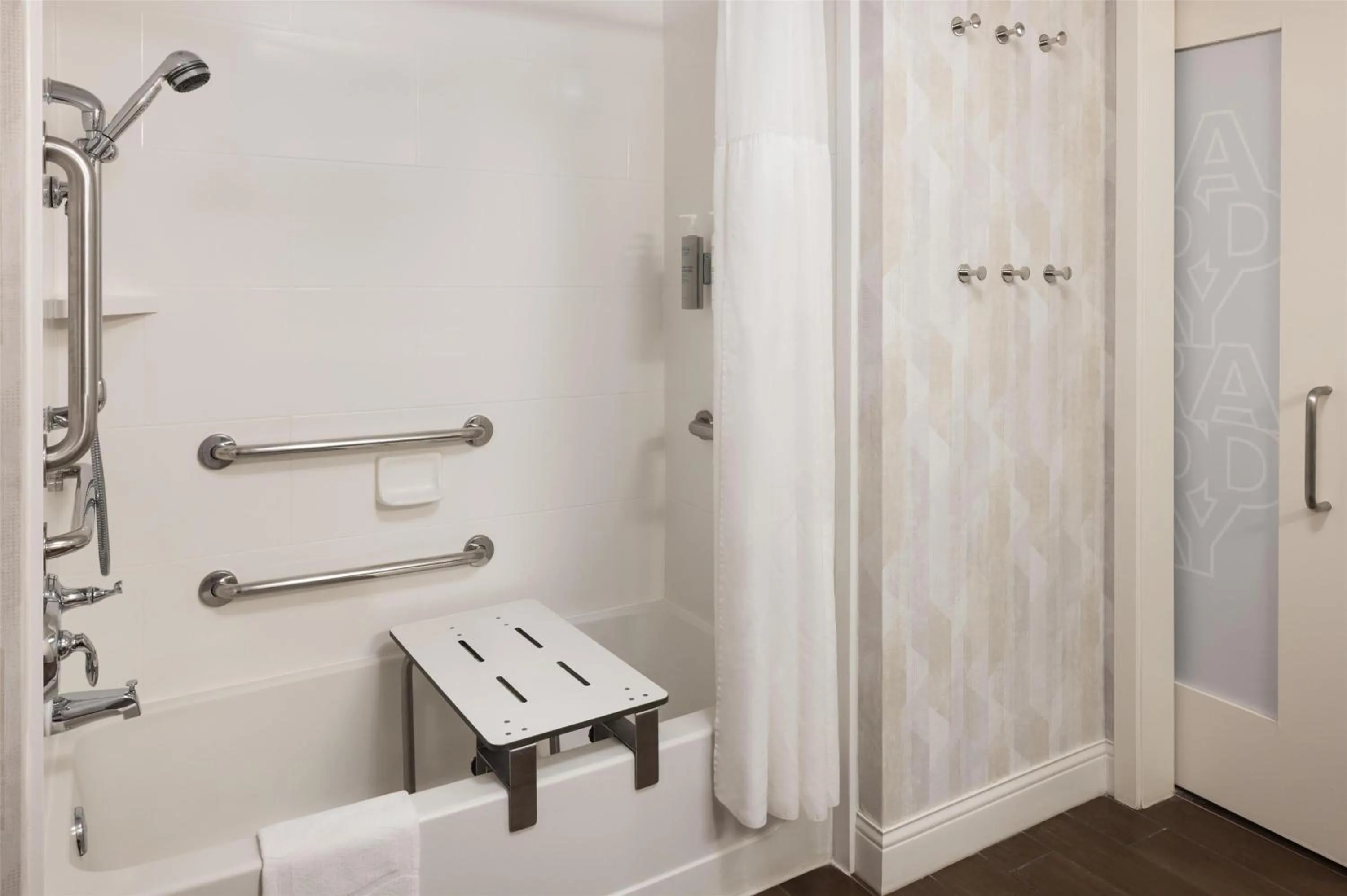 Bathroom in Hampton Inn Minneapolis-Roseville,MN