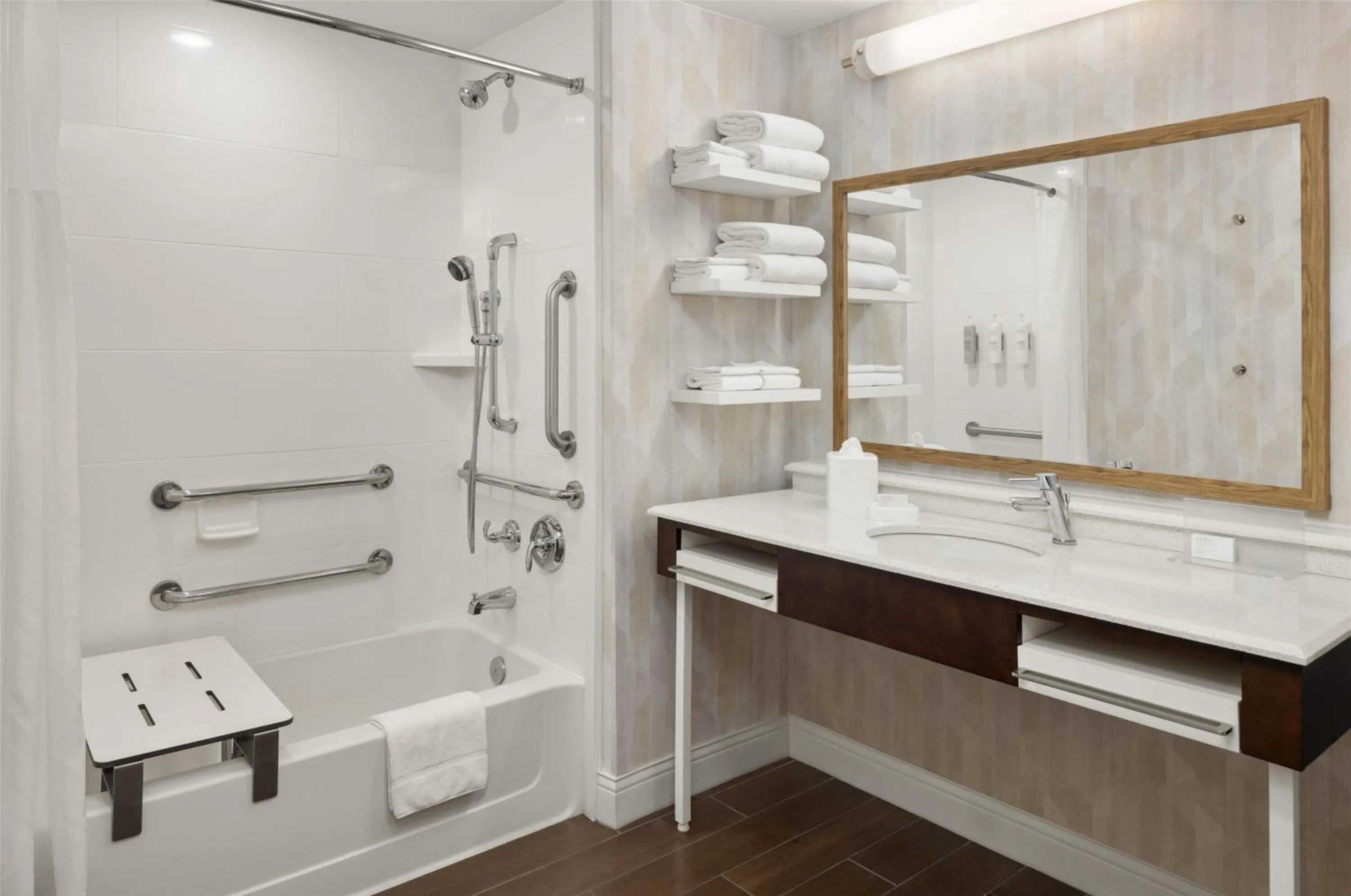 Bathroom in Hampton Inn Minneapolis-Roseville,MN