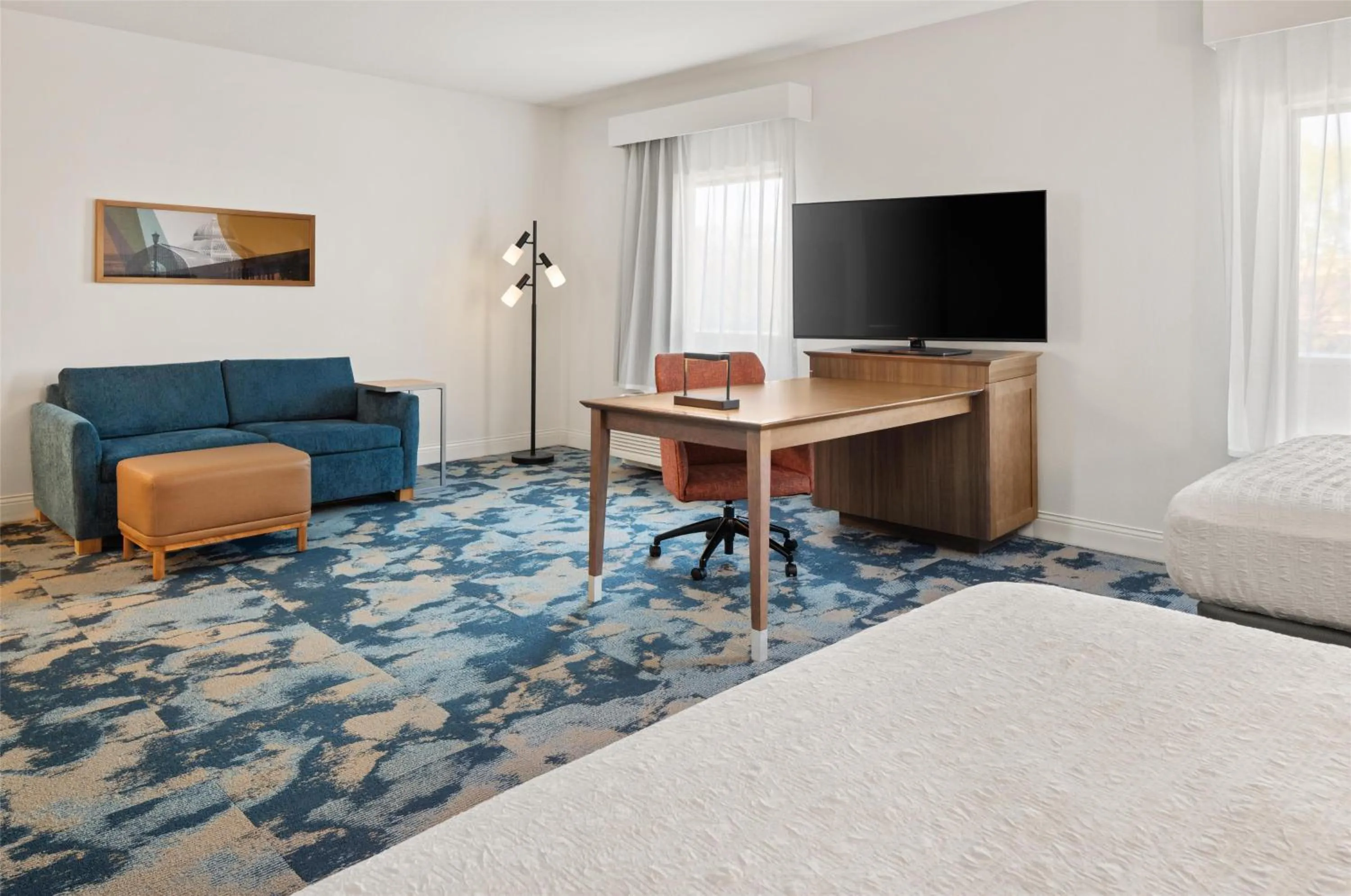 Bedroom, Bed in Hampton Inn Minneapolis-Roseville,MN